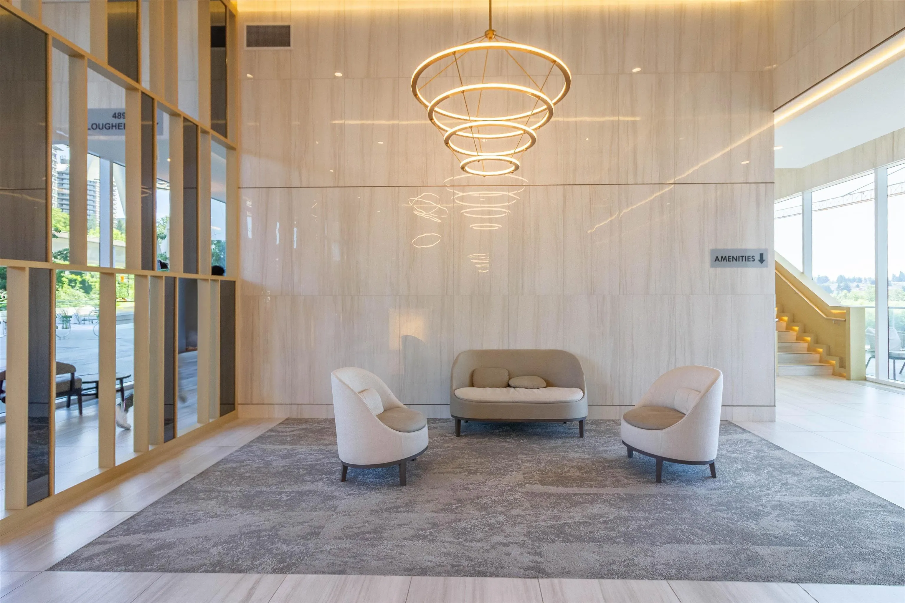 2909 4890 Lougheed Highway