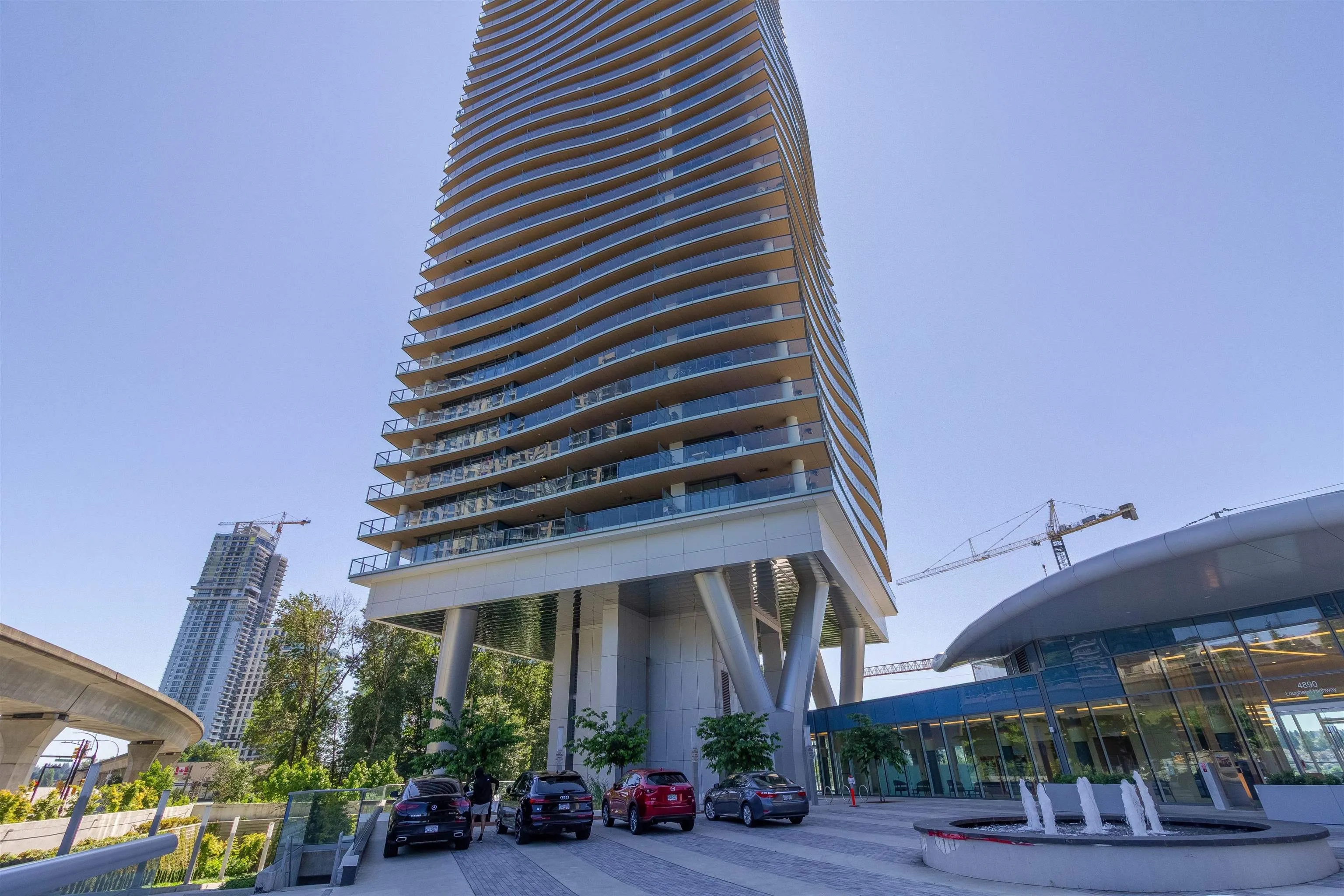 2909 4890 Lougheed Highway