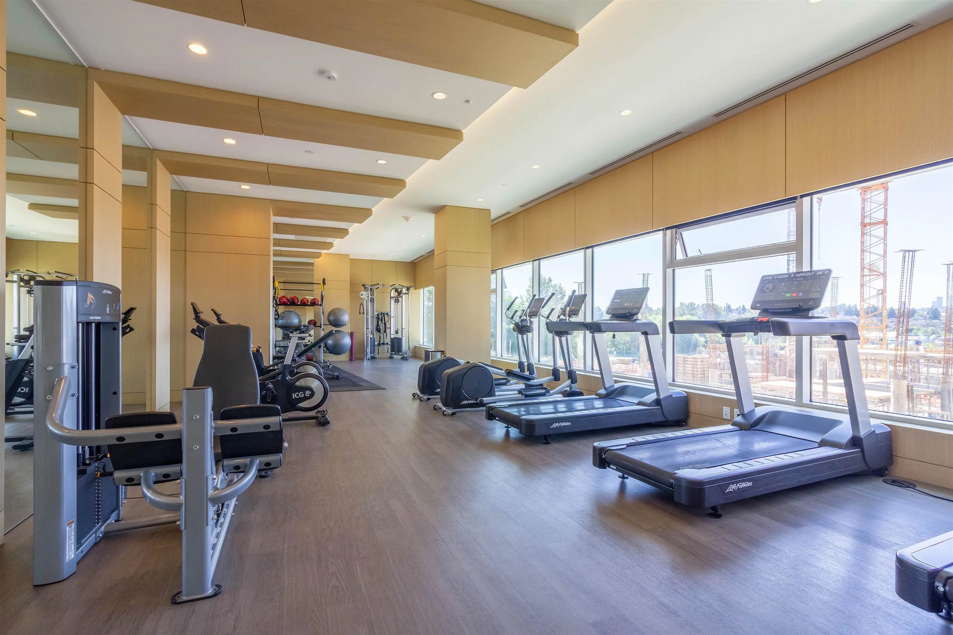 2909 4890 Lougheed Highway
