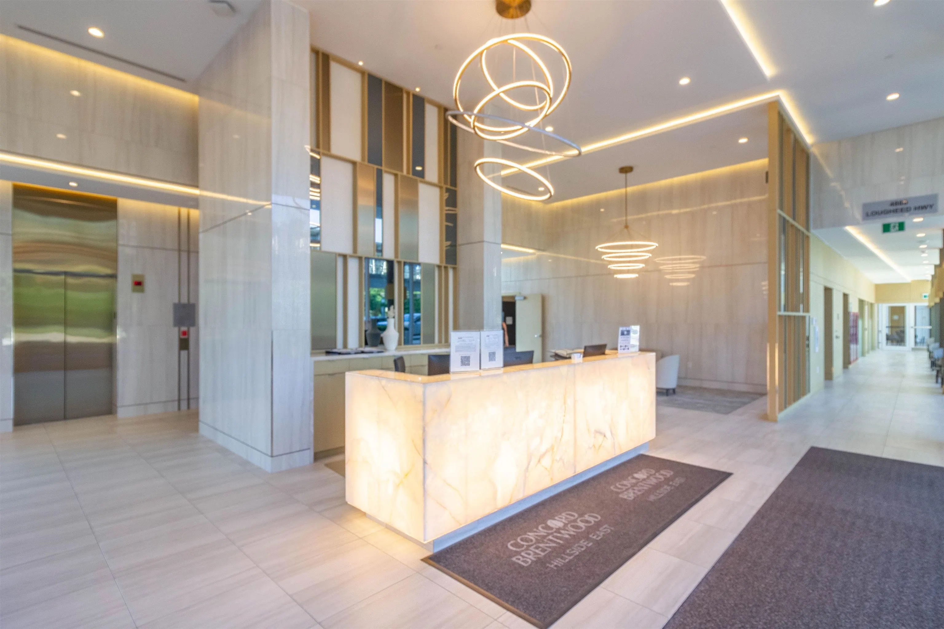 2909 4890 Lougheed Highway