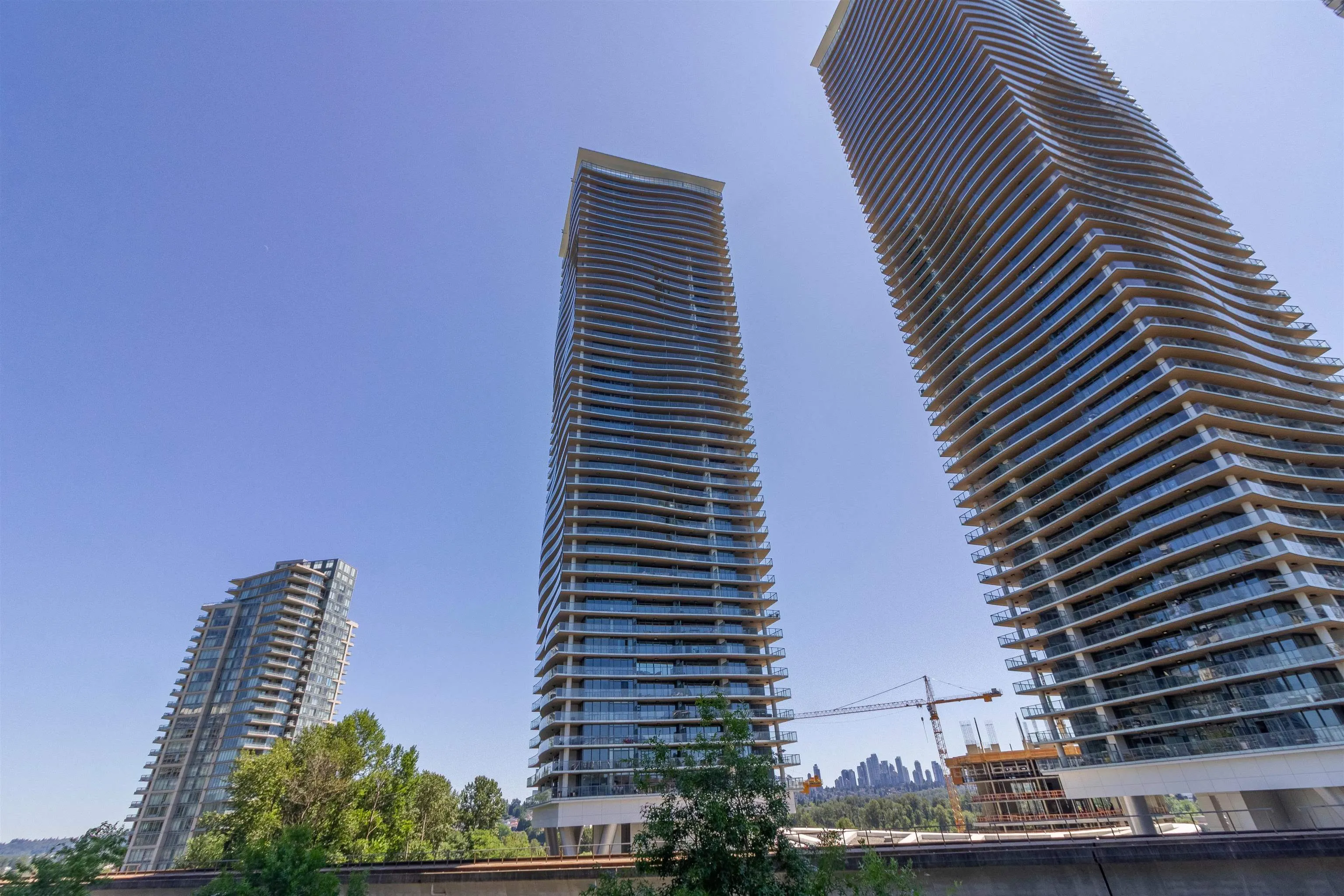 2909 4890 Lougheed Highway