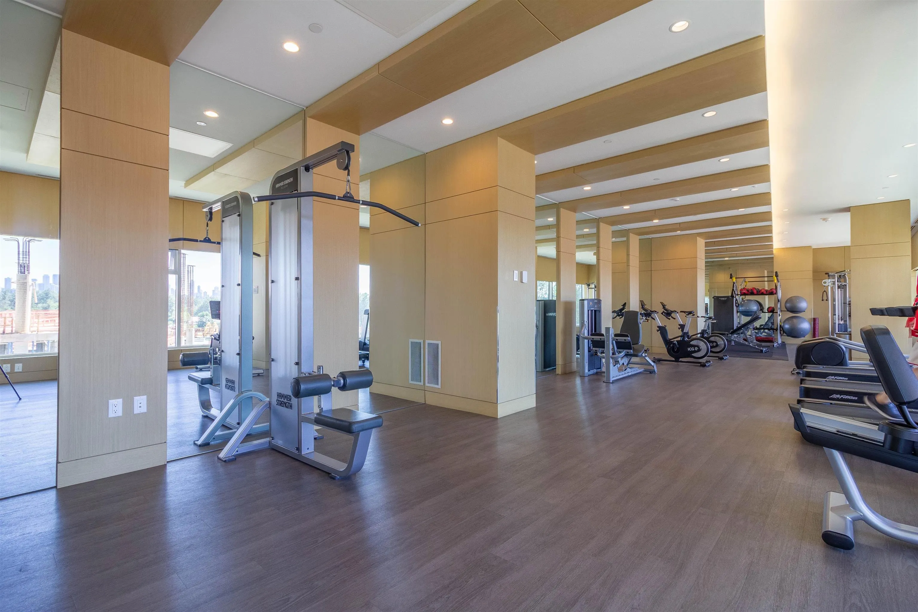 2909 4890 Lougheed Highway