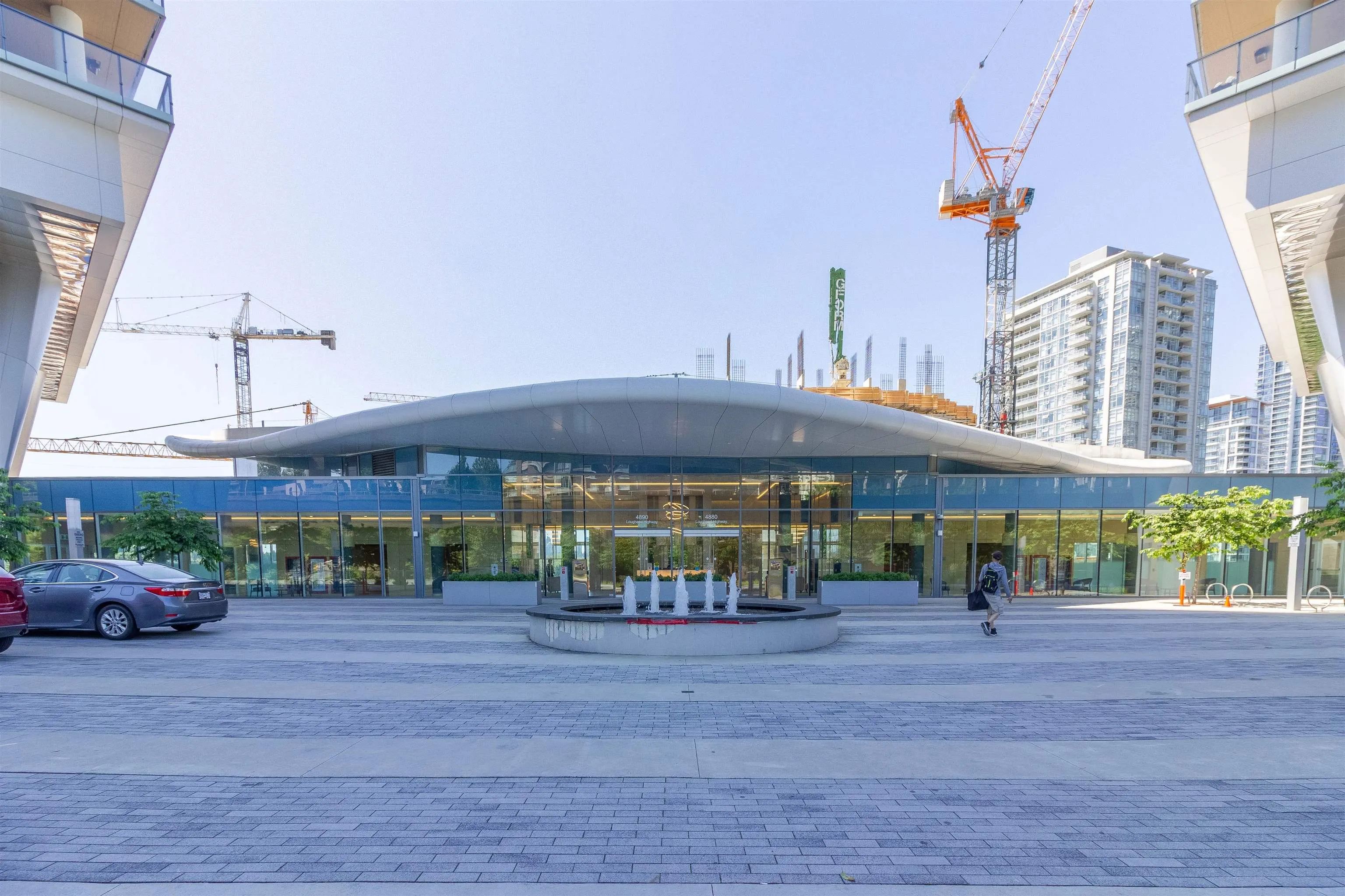 2909 4890 Lougheed Highway