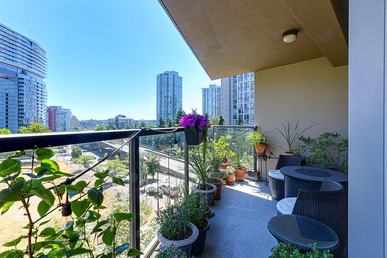 603 989 Beatty Street