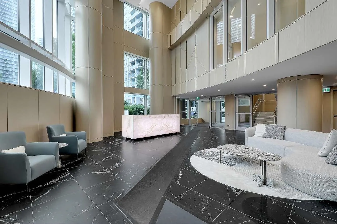 2605 13768 100 Avenue