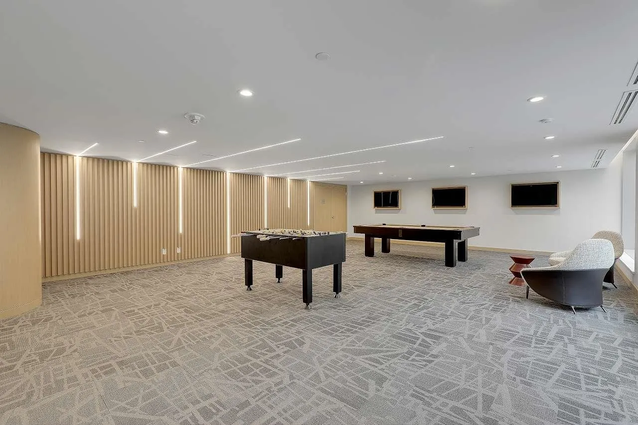 2605 13768 100 Avenue