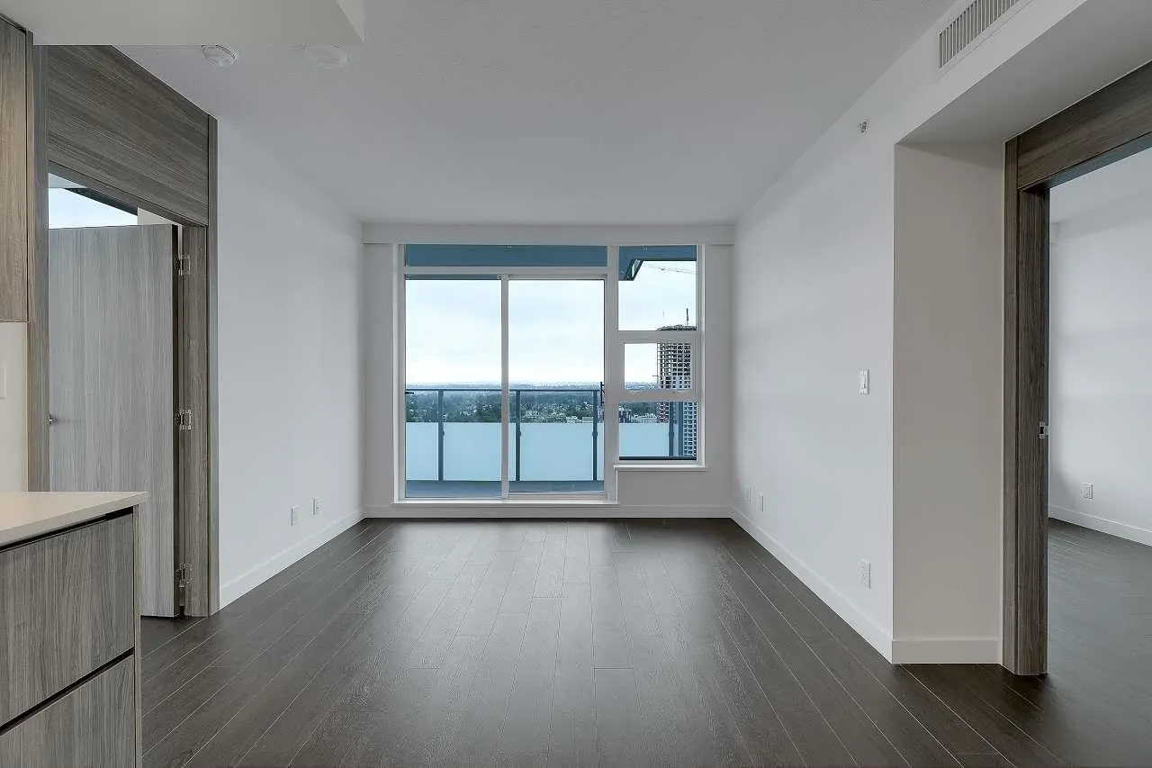2605 13768 100 Avenue