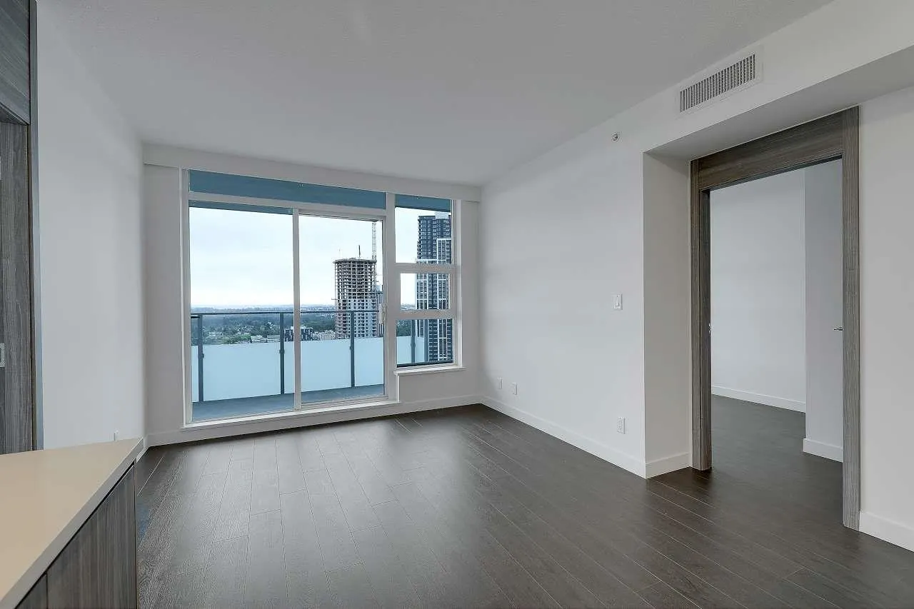 2605 13768 100 Avenue
