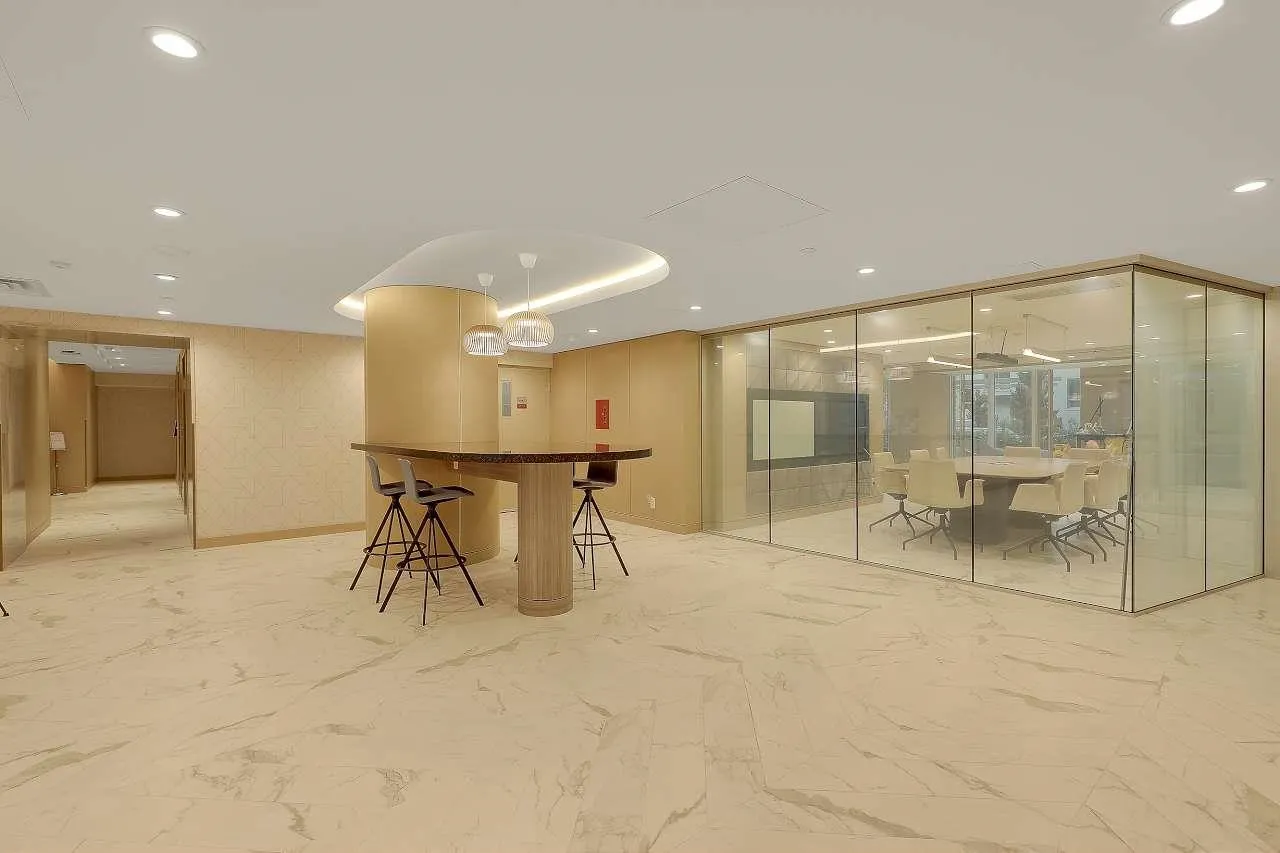 2605 13768 100 Avenue