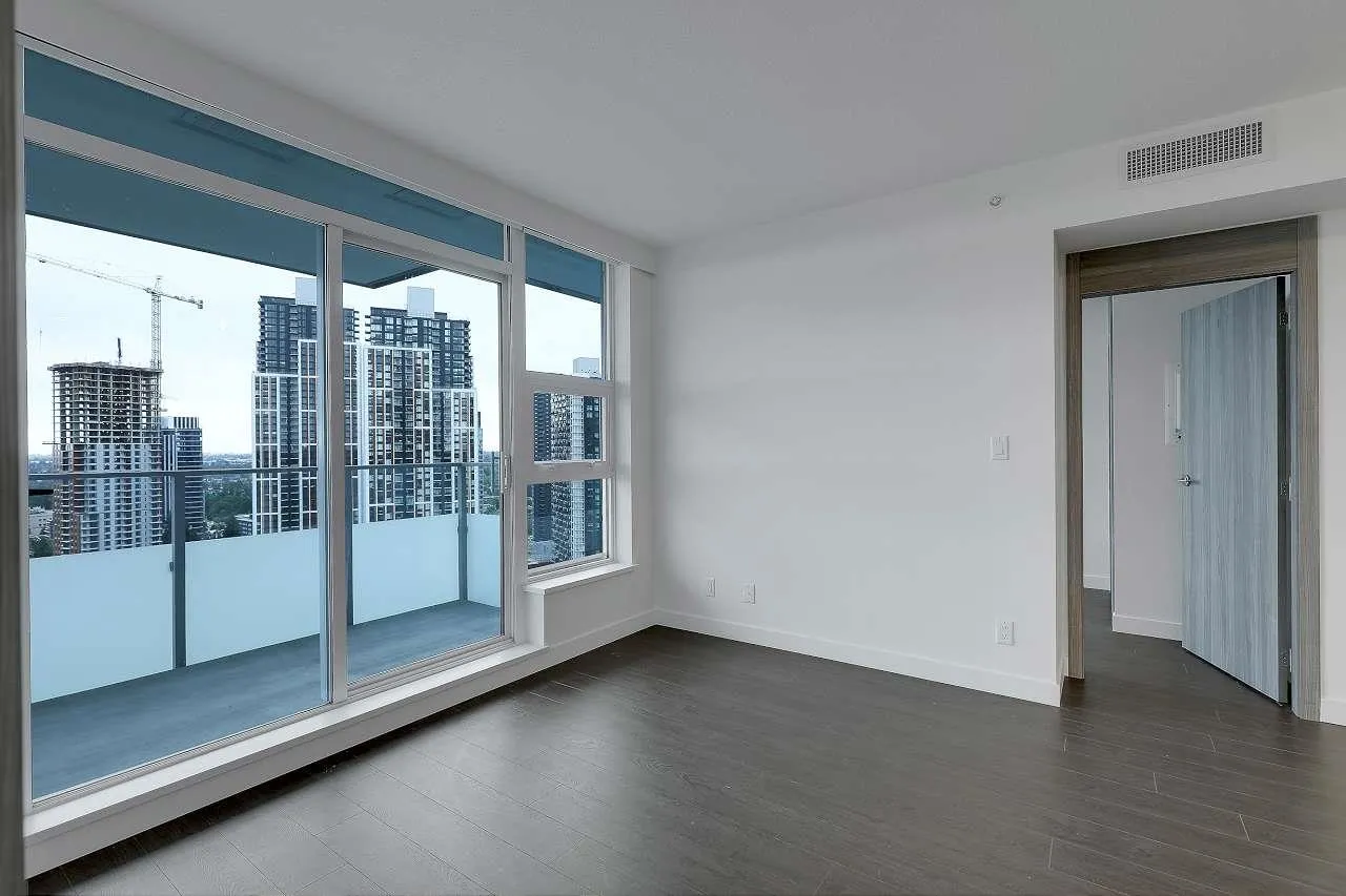 2605 13768 100 Avenue