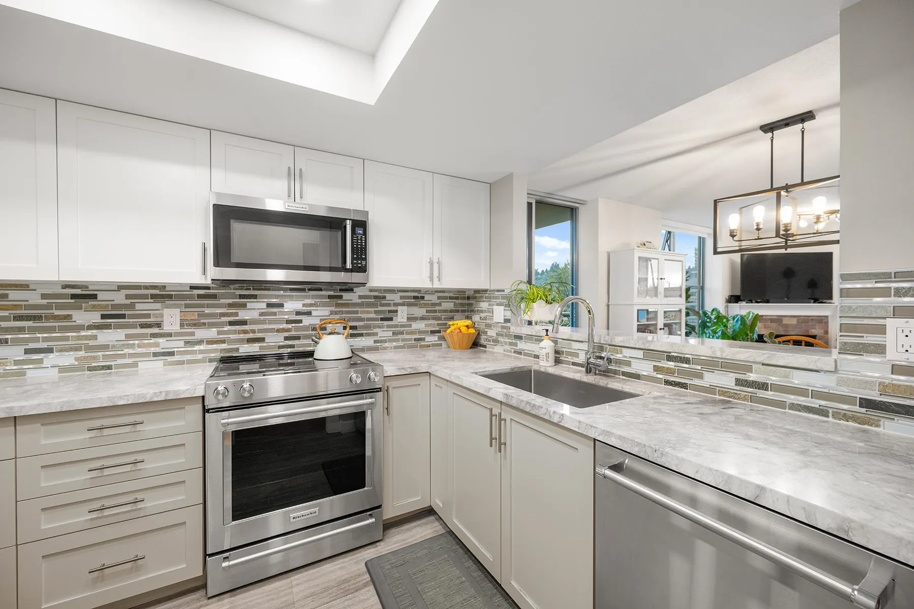 1004 200 Newport Drive