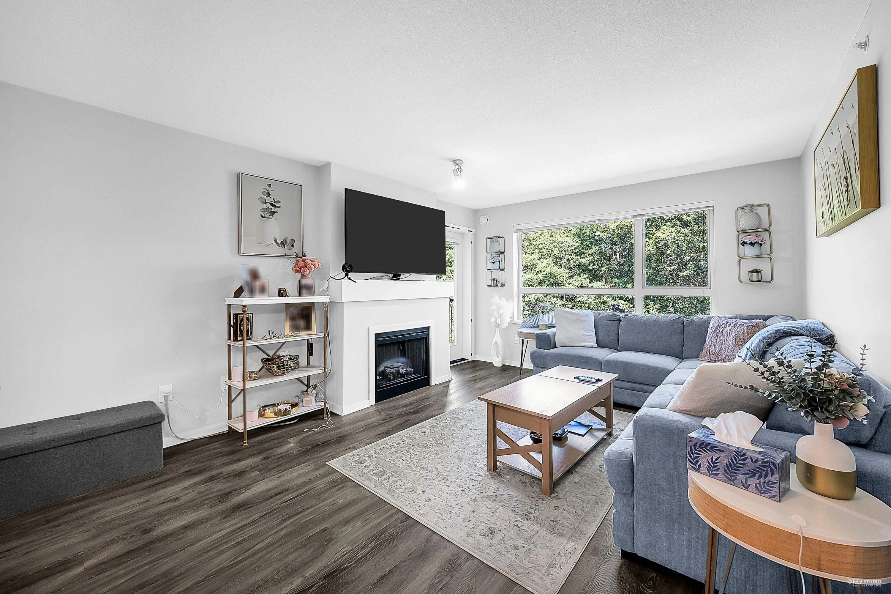 422 700 Klahanie Drive