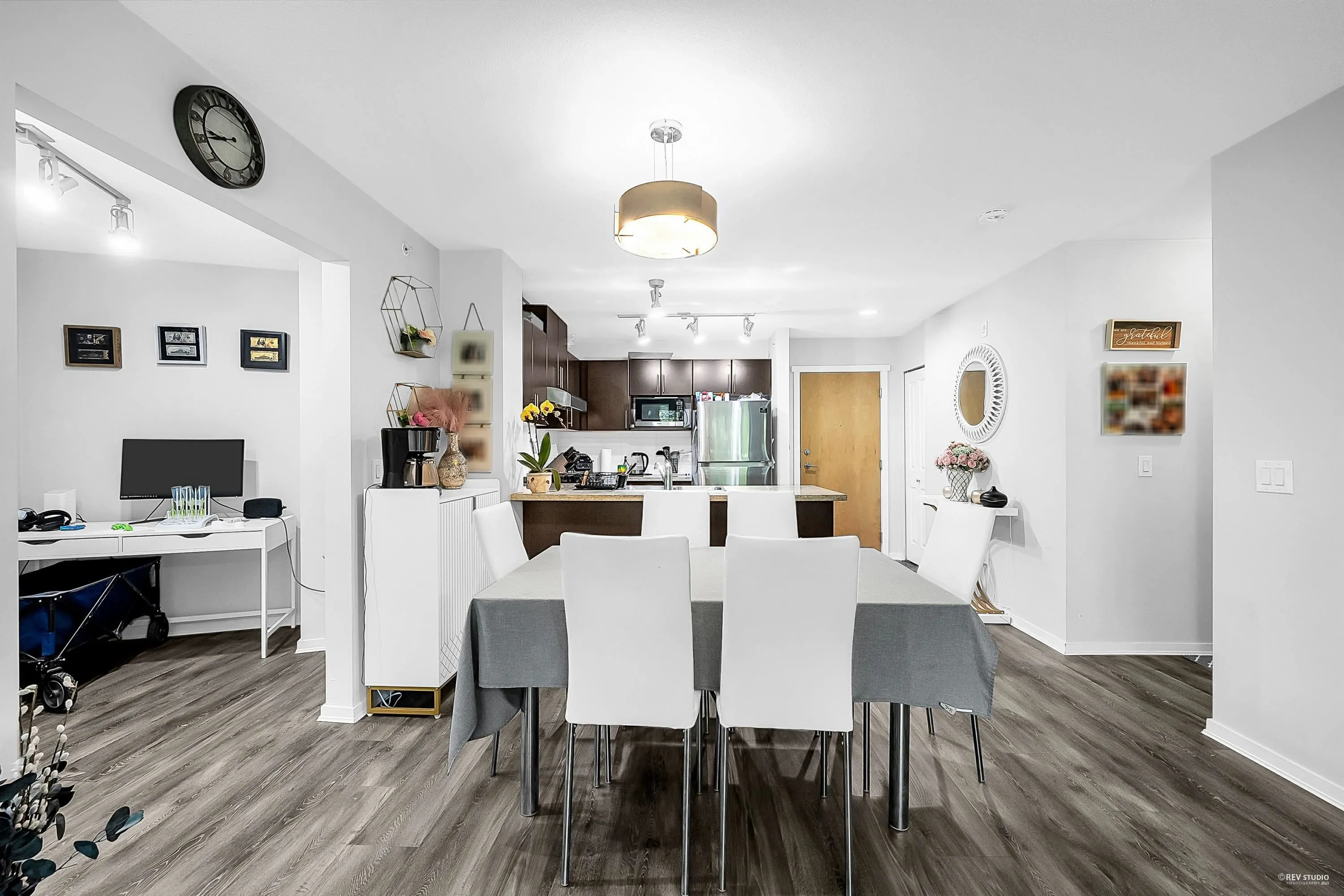 422 700 Klahanie Drive