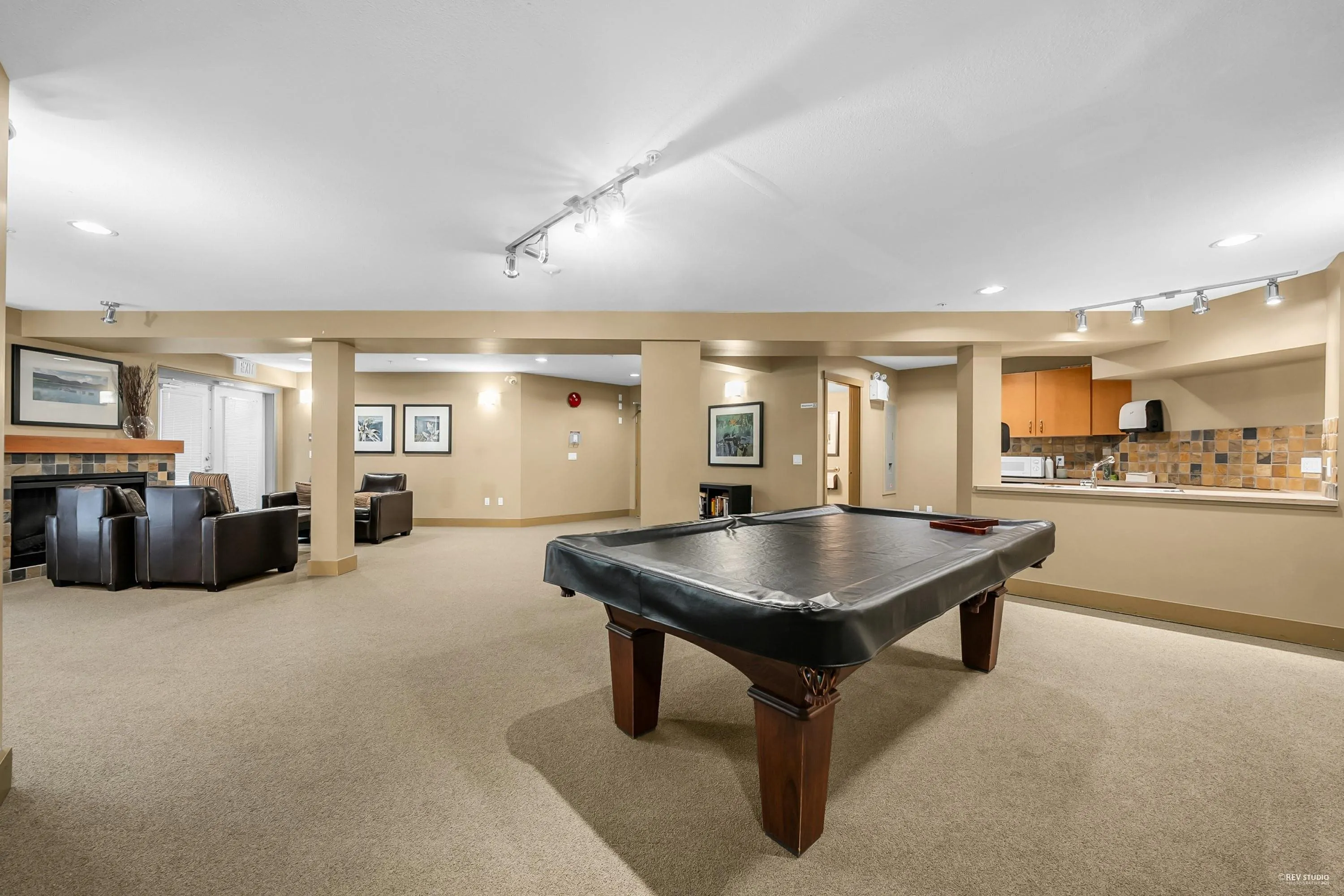422 700 Klahanie Drive