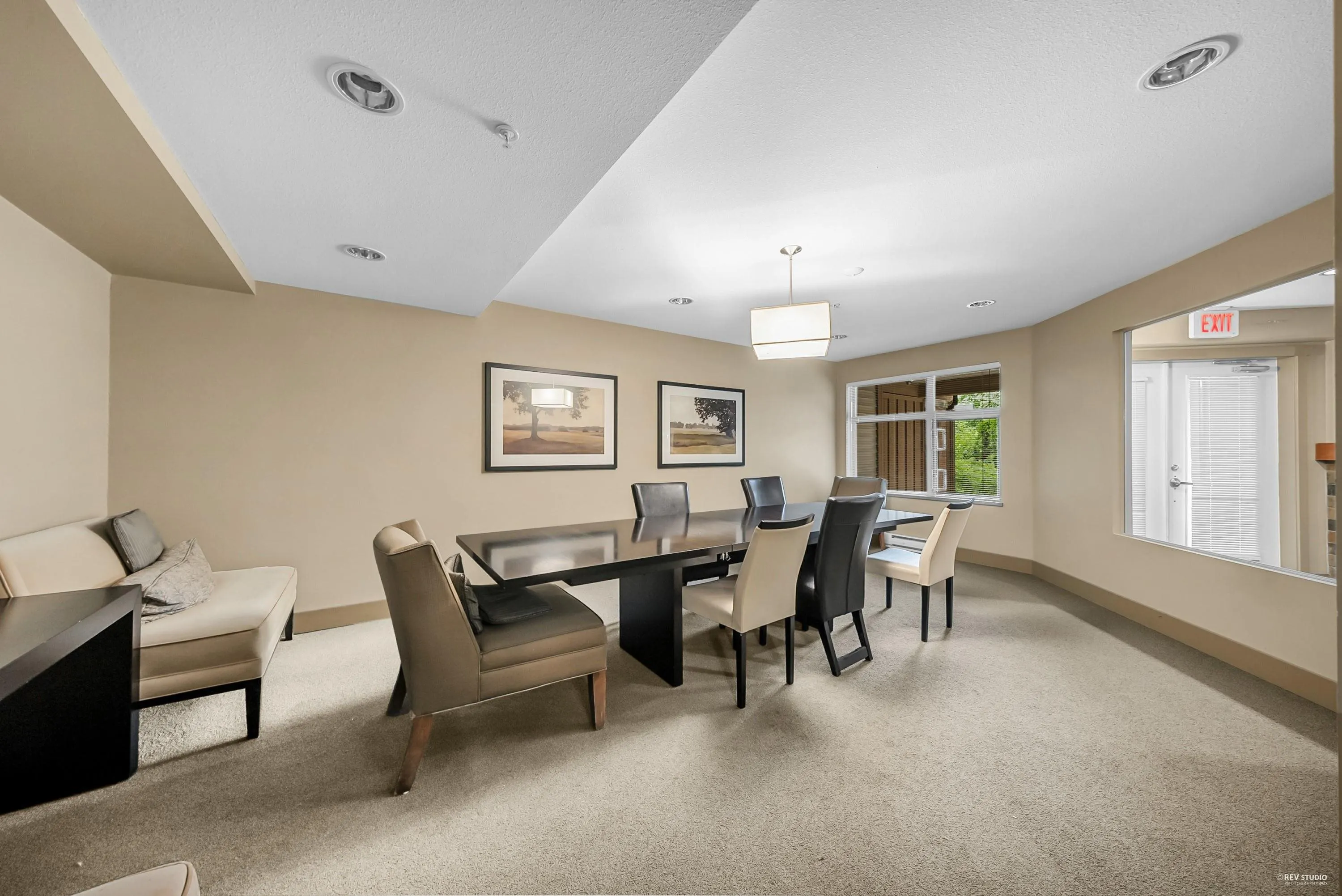 422 700 Klahanie Drive