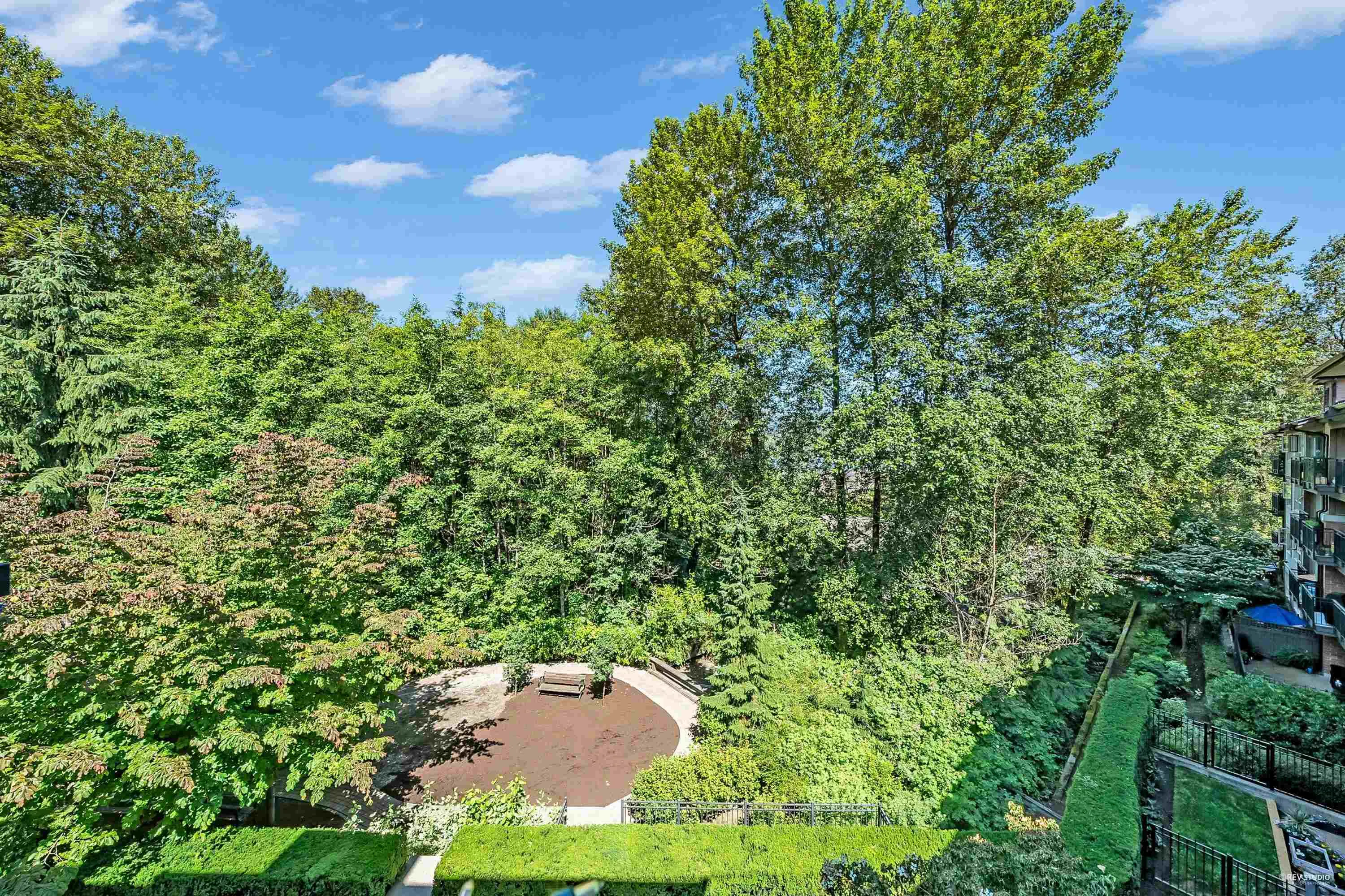 422 700 Klahanie Drive