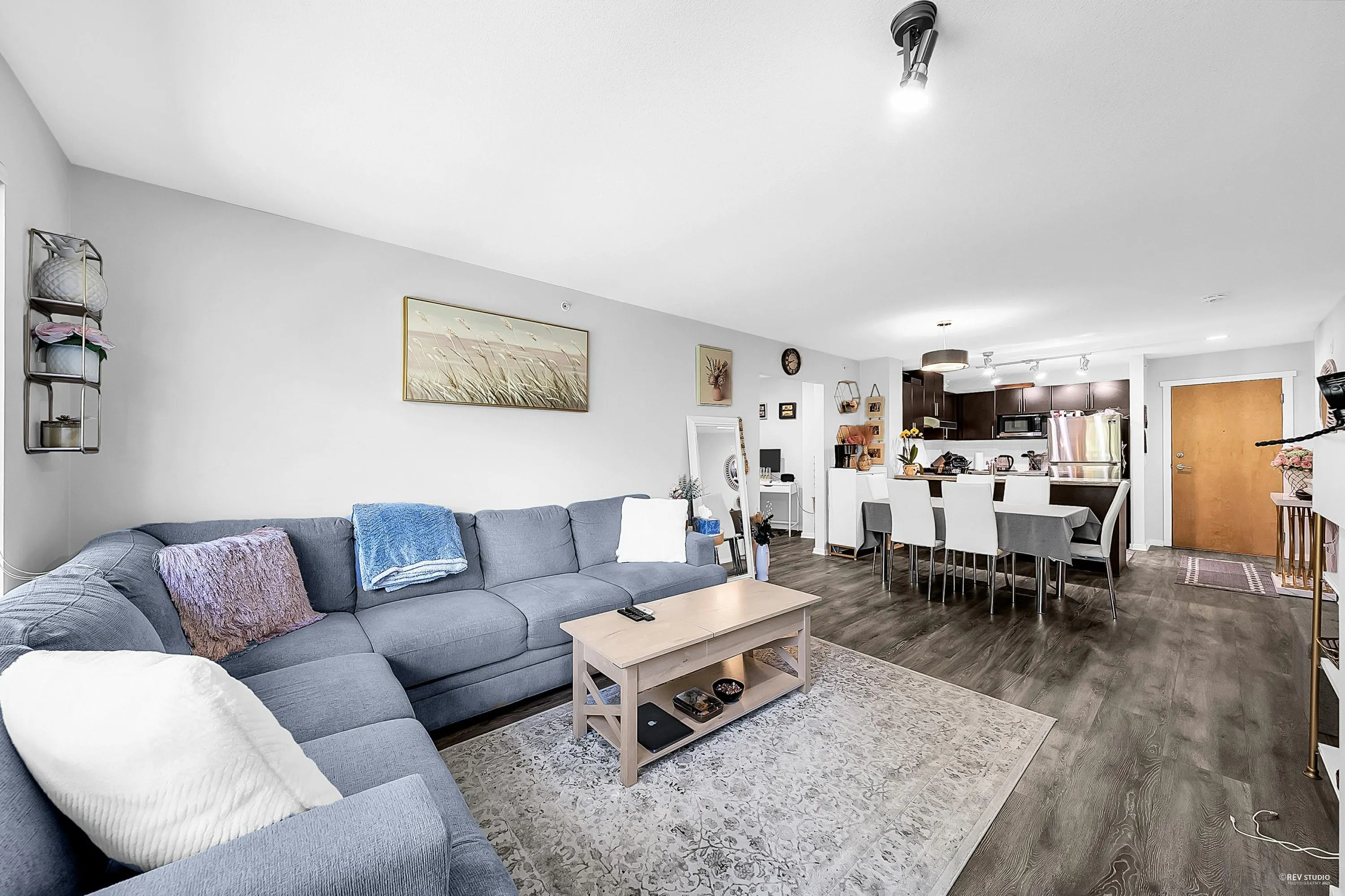422 700 Klahanie Drive