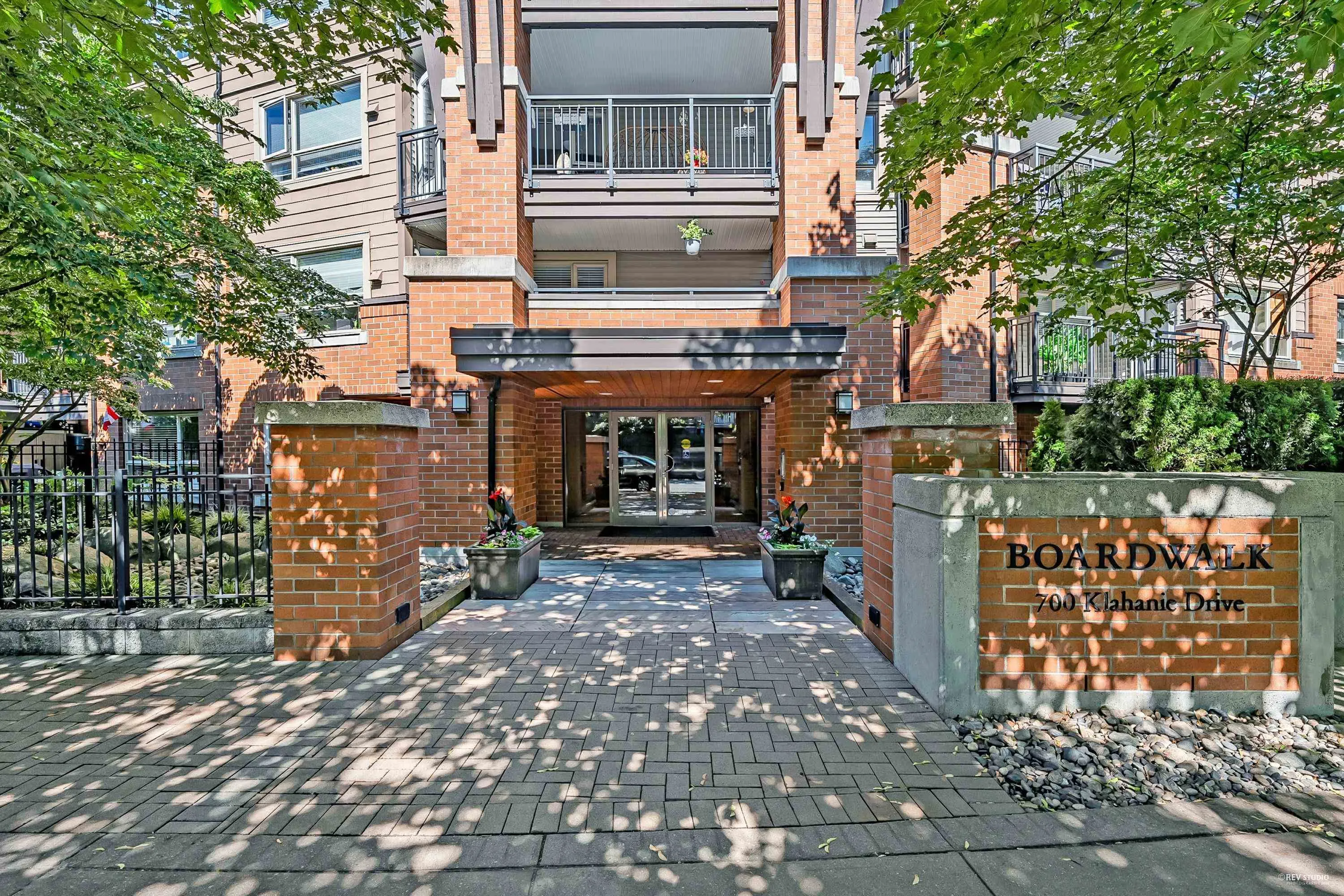 422 700 Klahanie Drive