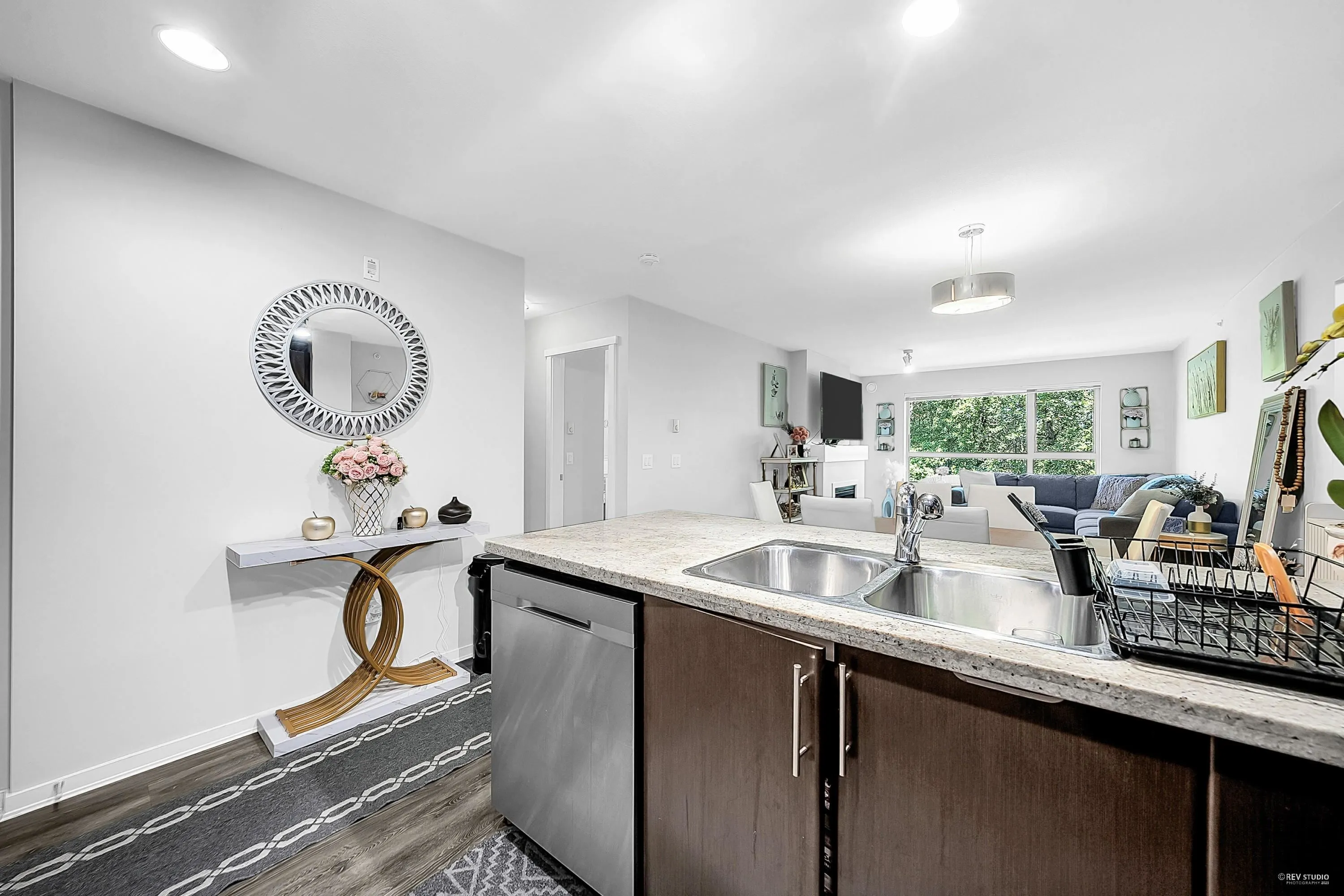 422 700 Klahanie Drive