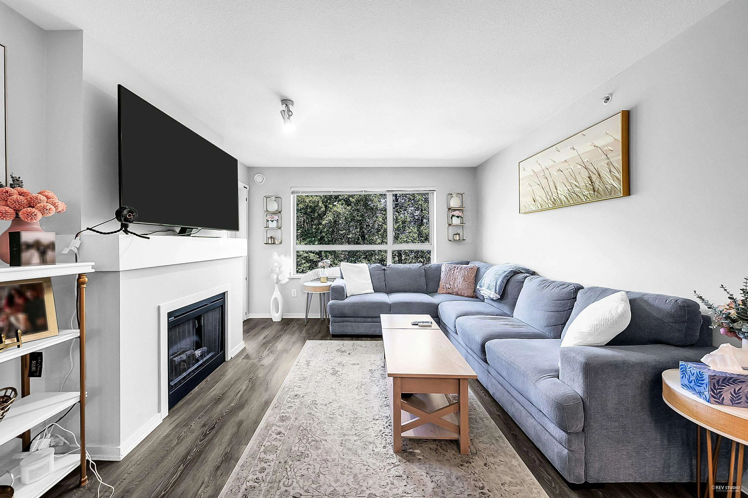 422 700 Klahanie Drive