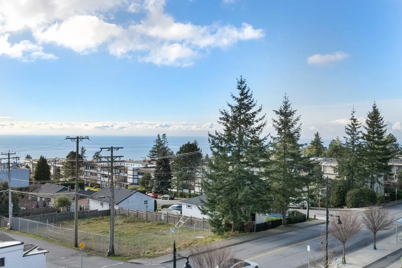 408 1441 Johnston Road