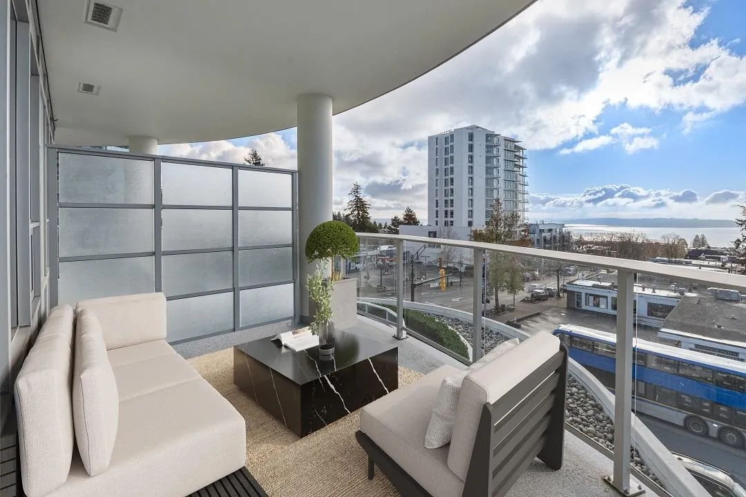 408 1441 Johnston Road