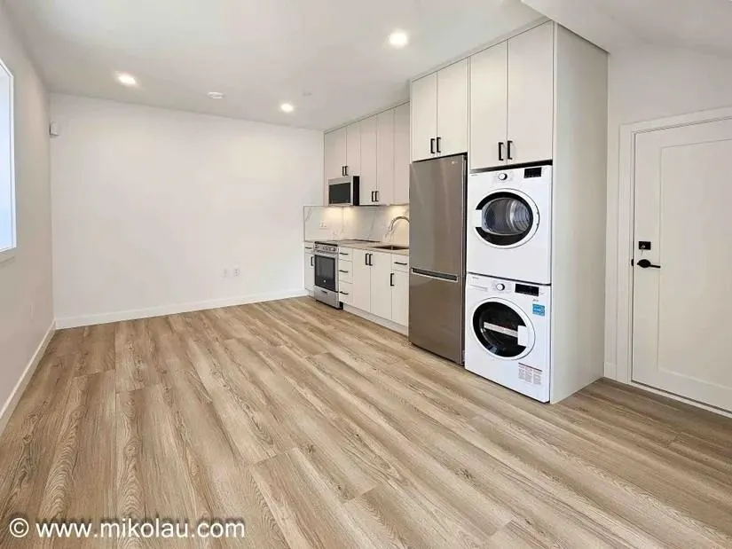 312x 32 W Vancouver West