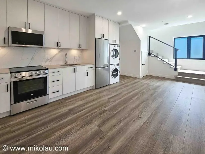 312x 32 W Vancouver West
