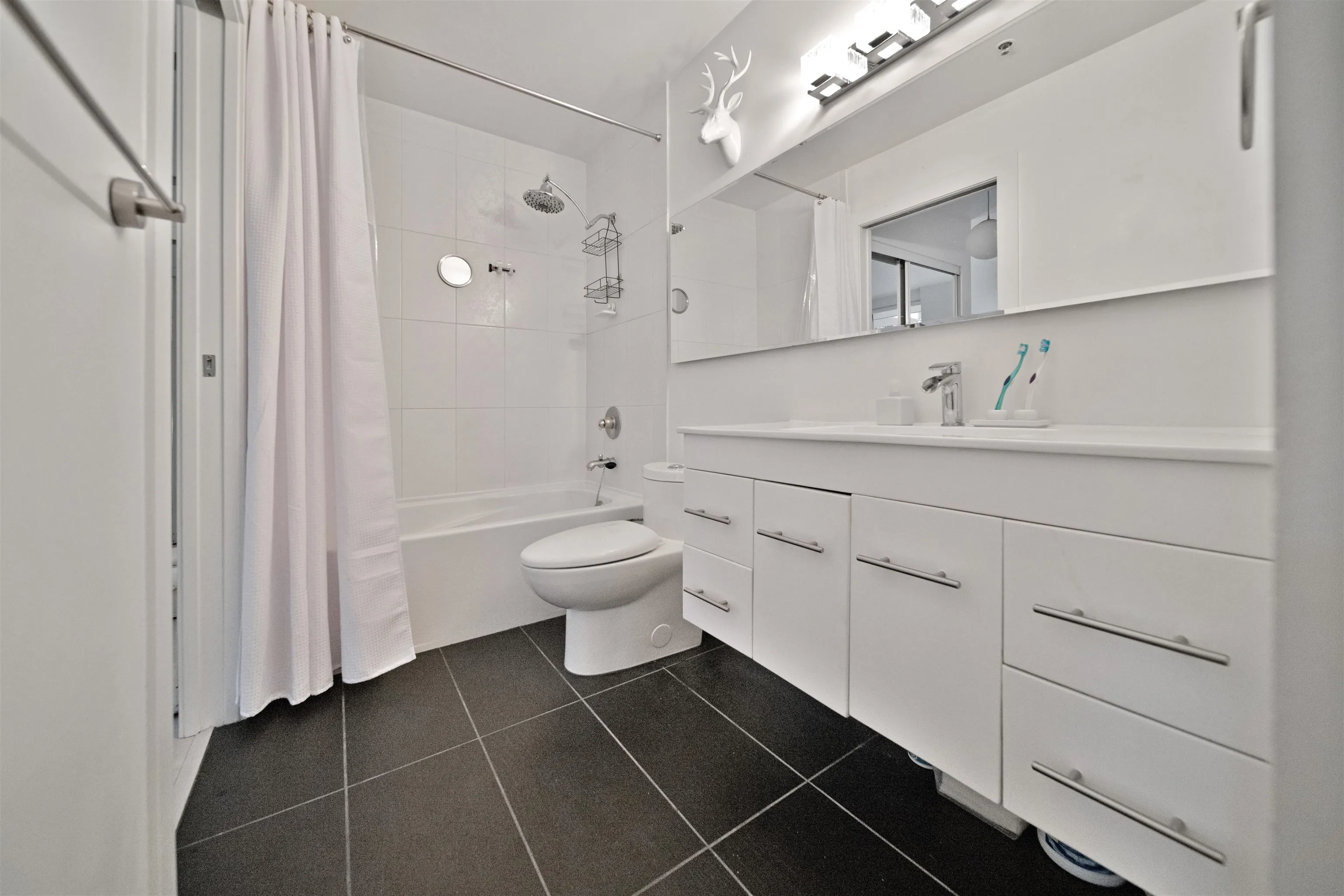 104 1688 Robson Street