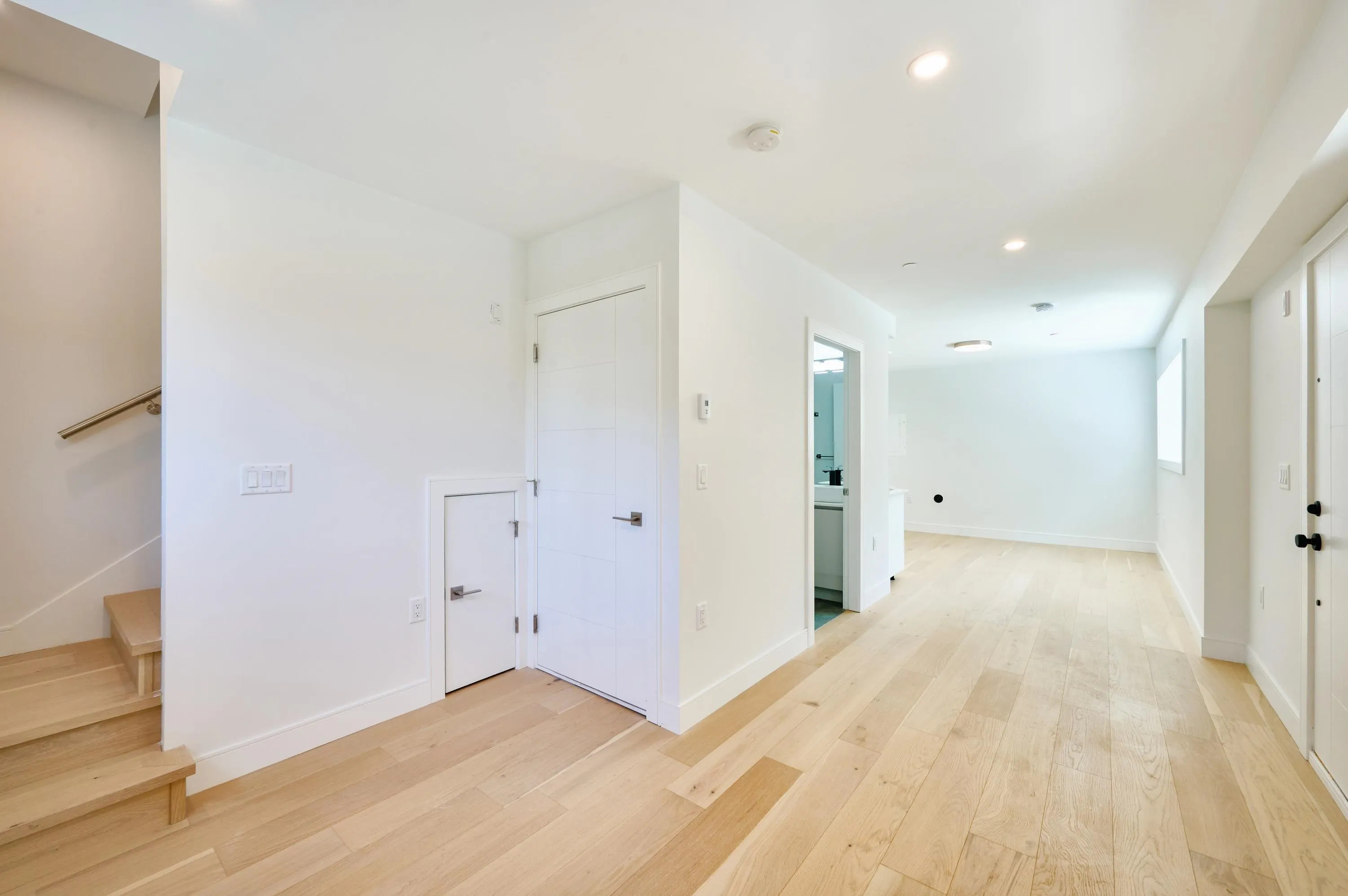 810 E 51st Avenue