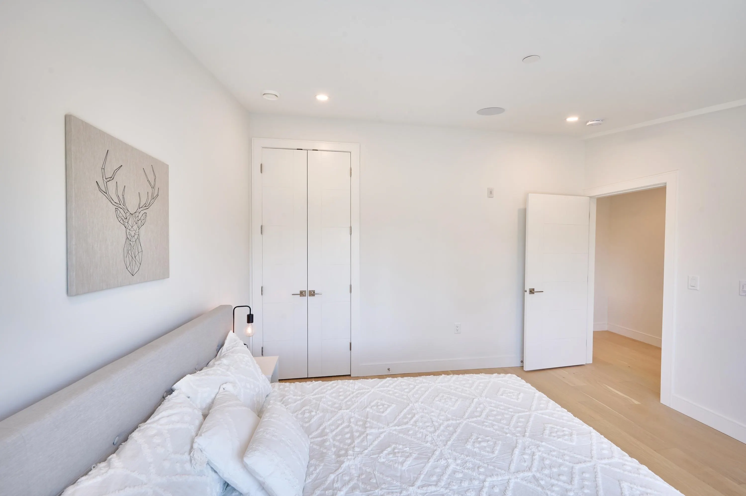 810 E 51st Avenue
