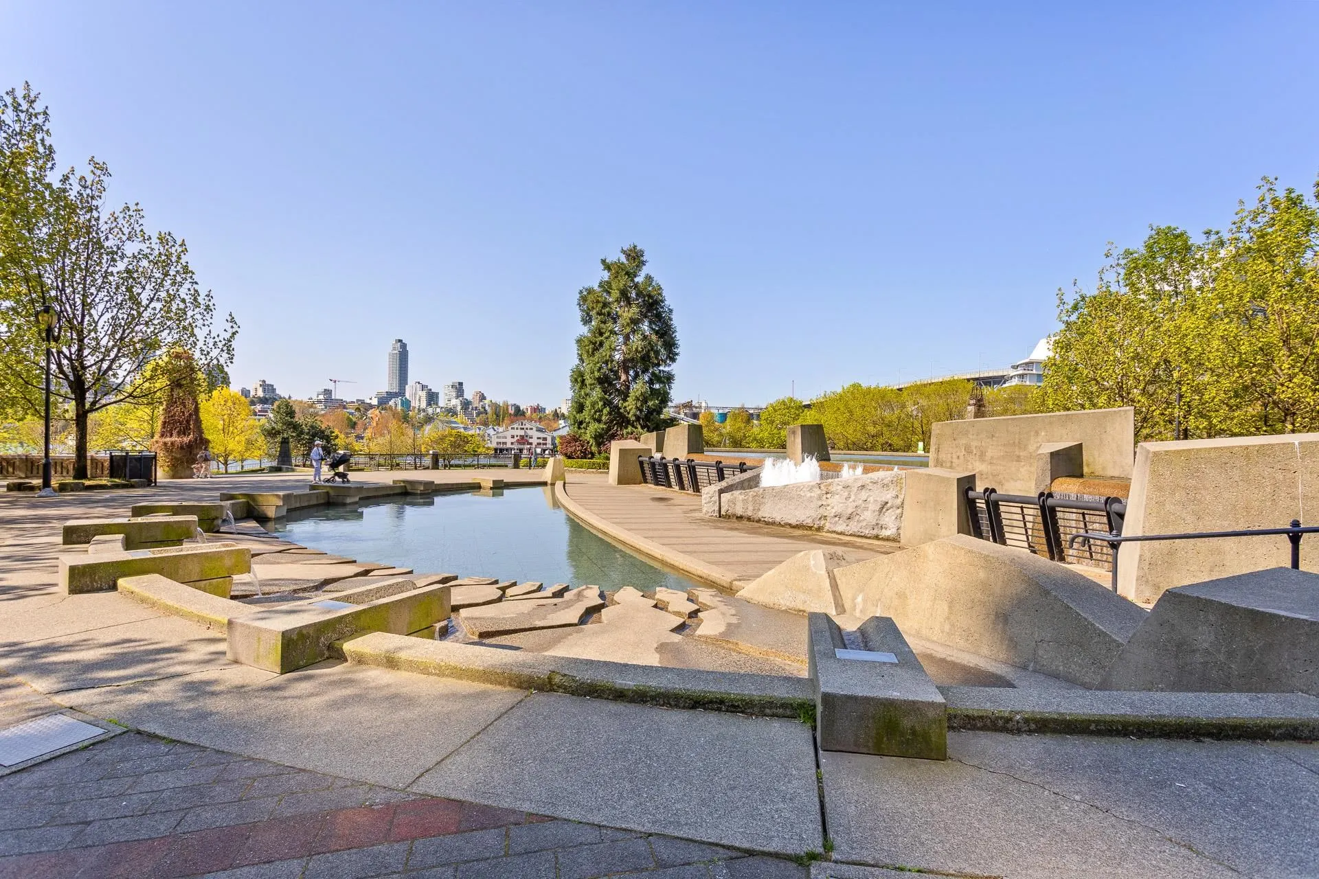 1902 455 Beach Crescent