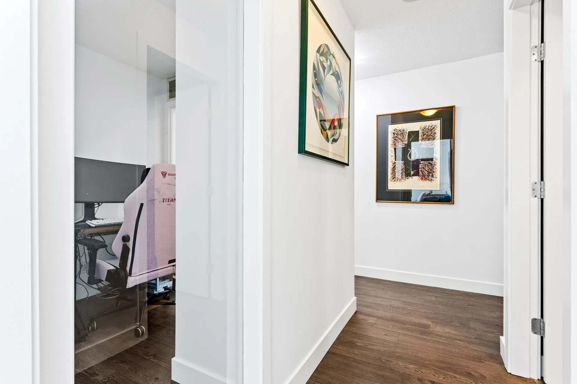 1902 455 Beach Crescent