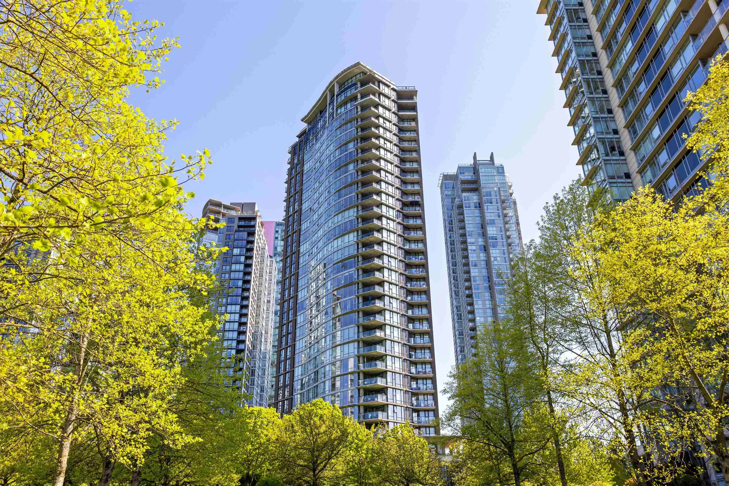 1902 455 Beach Crescent
