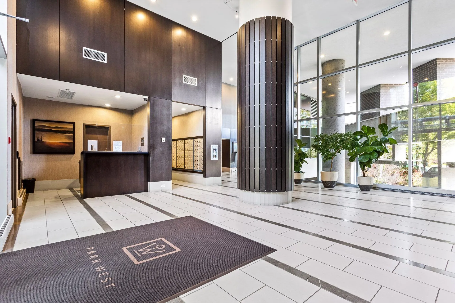 1902 455 Beach Crescent