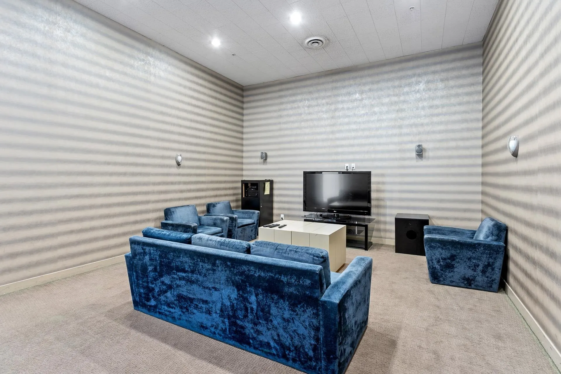 1902 455 Beach Crescent