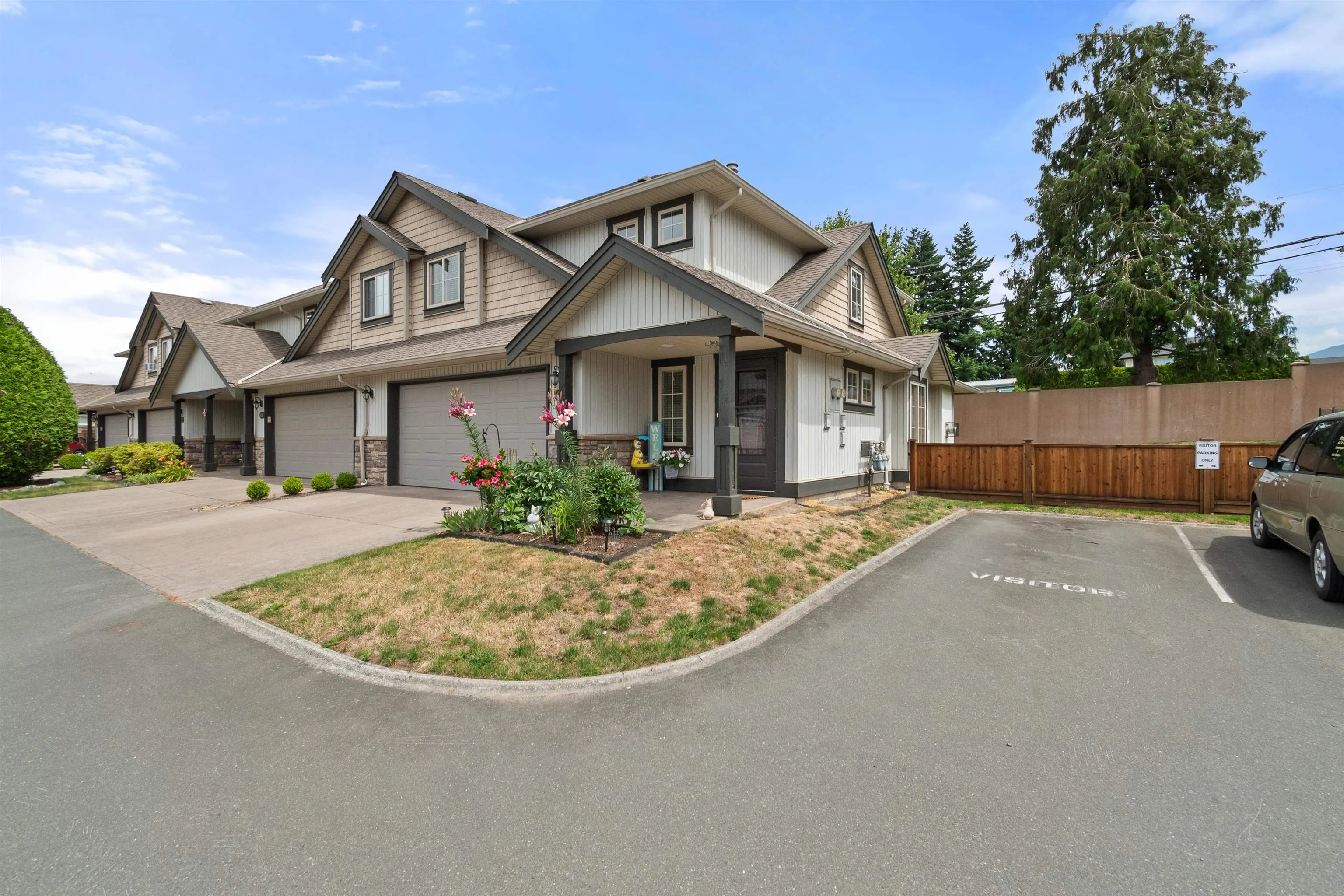 66 6449 Blackwood Lane