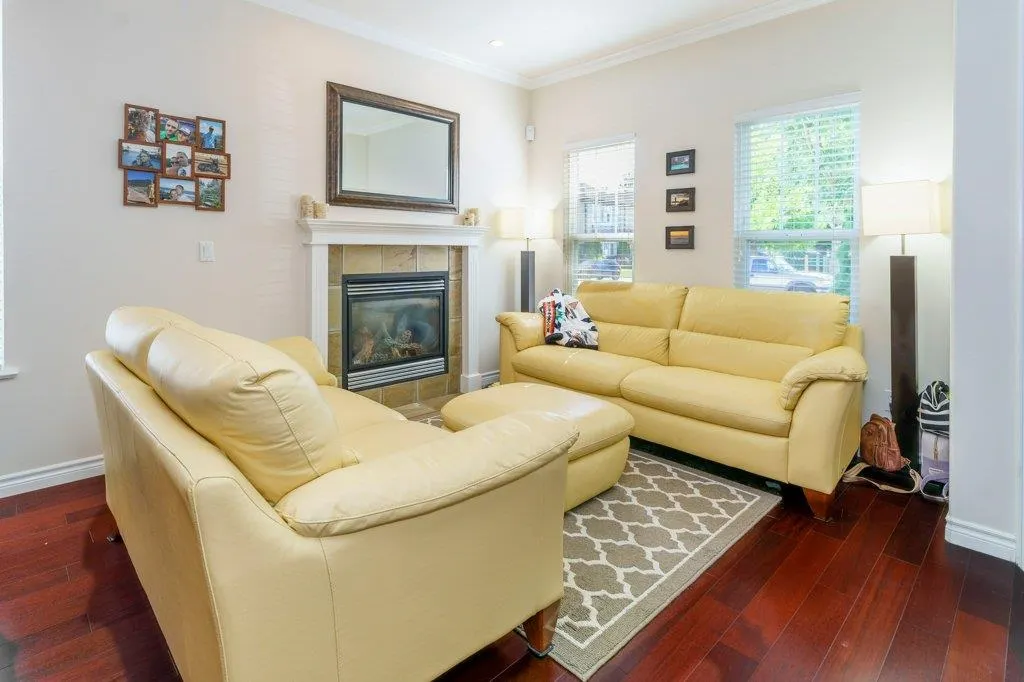 19582 Shinglebolt Crescent