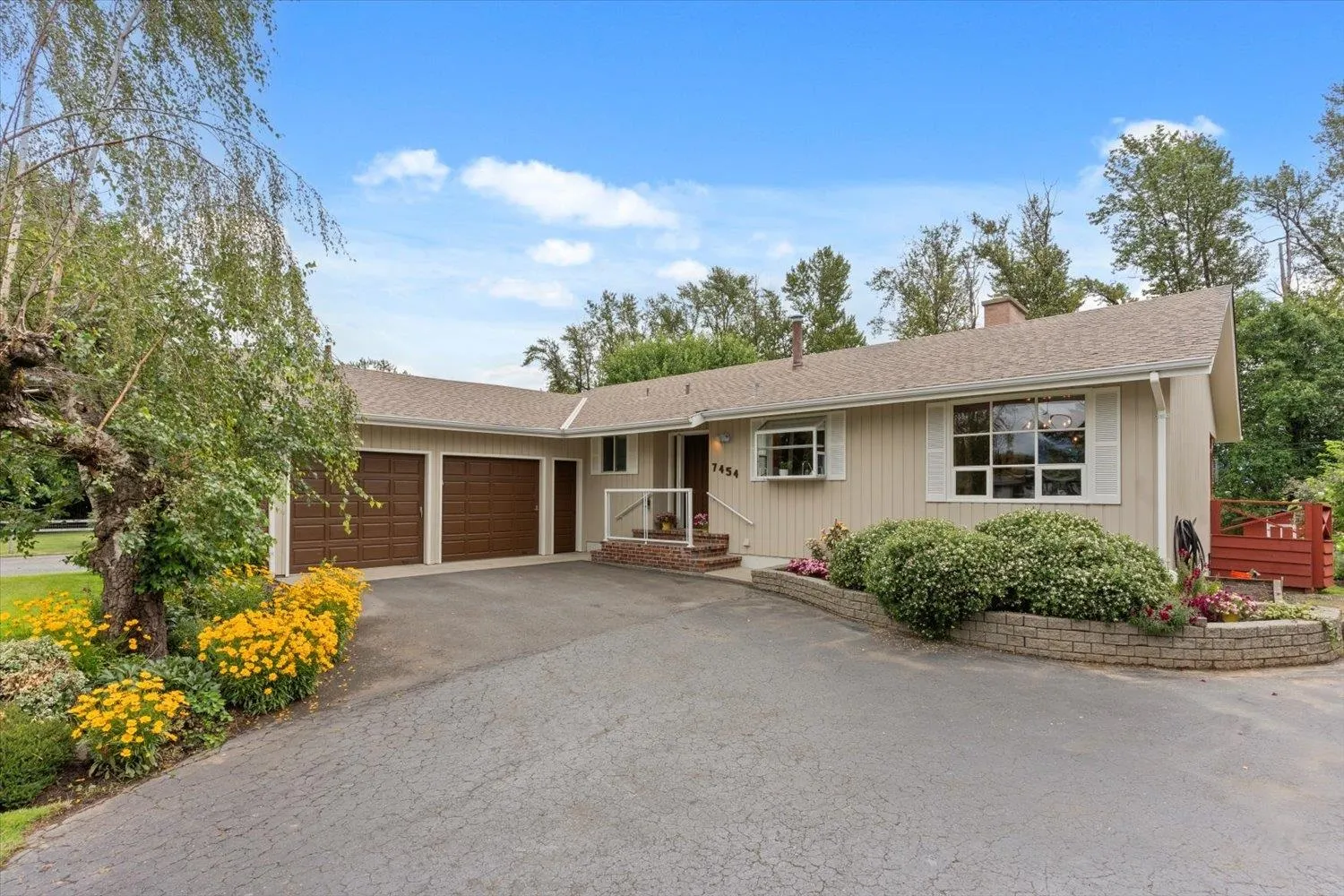 7454 Leary Crescent