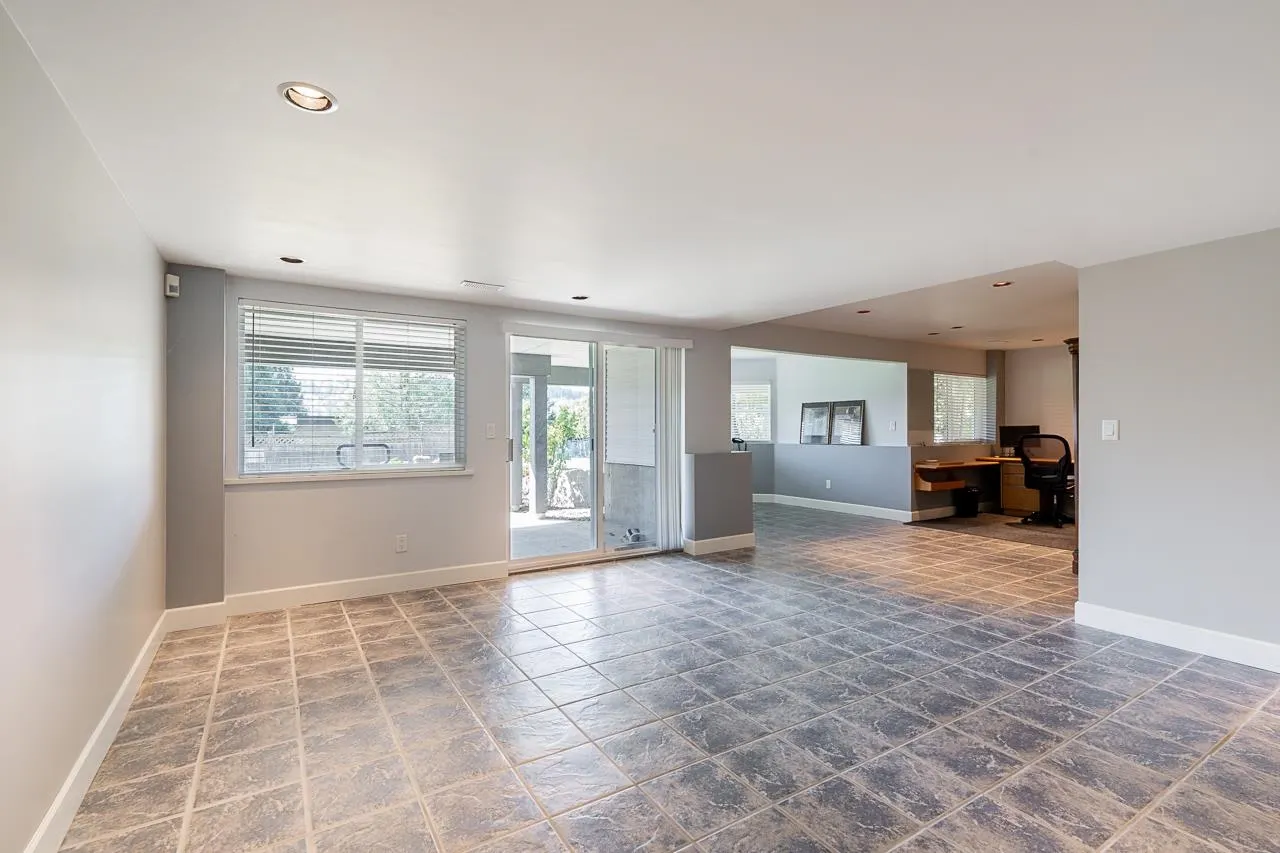 1740 Ioco Road
