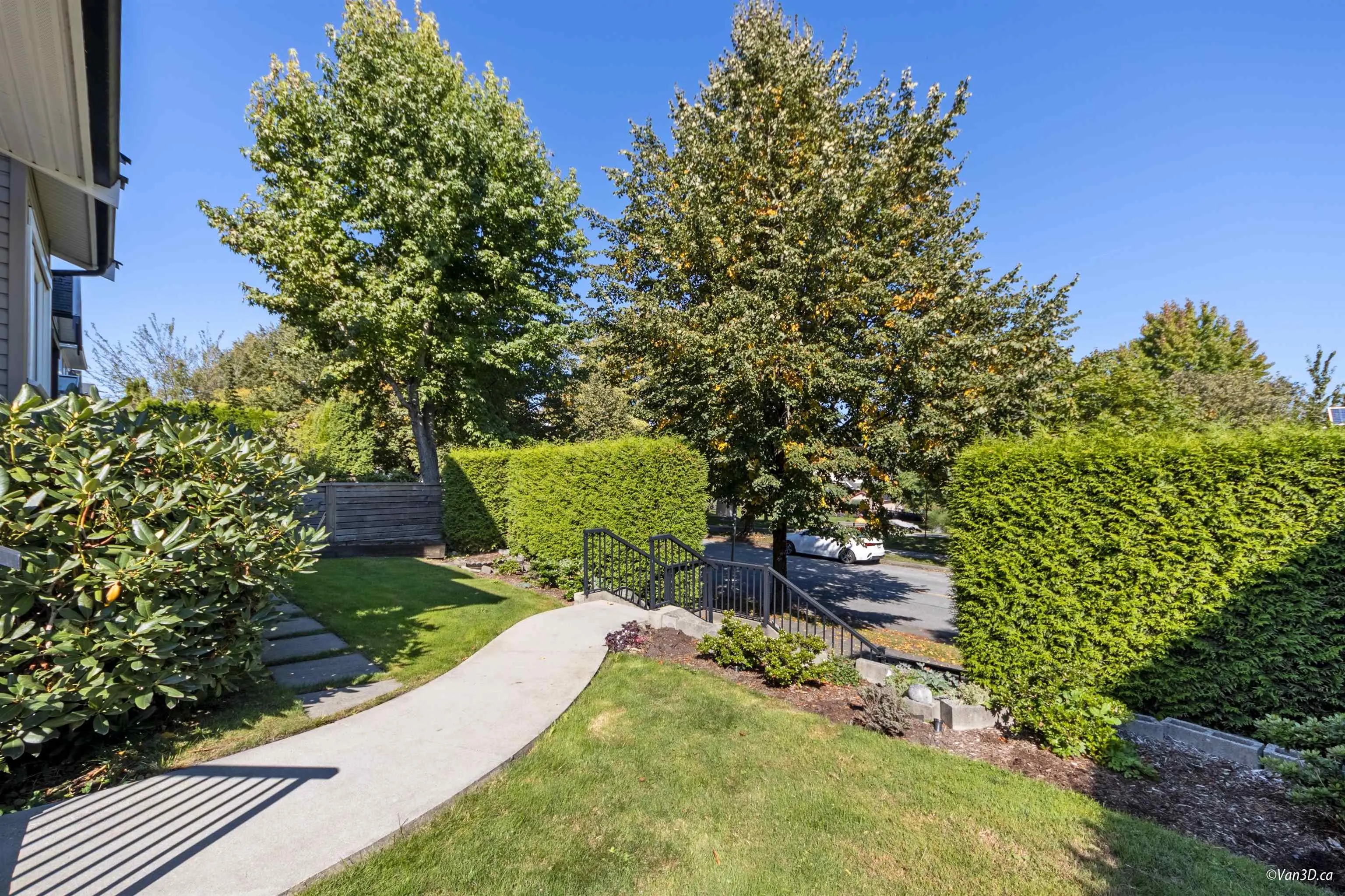 288 E 16th Avenue