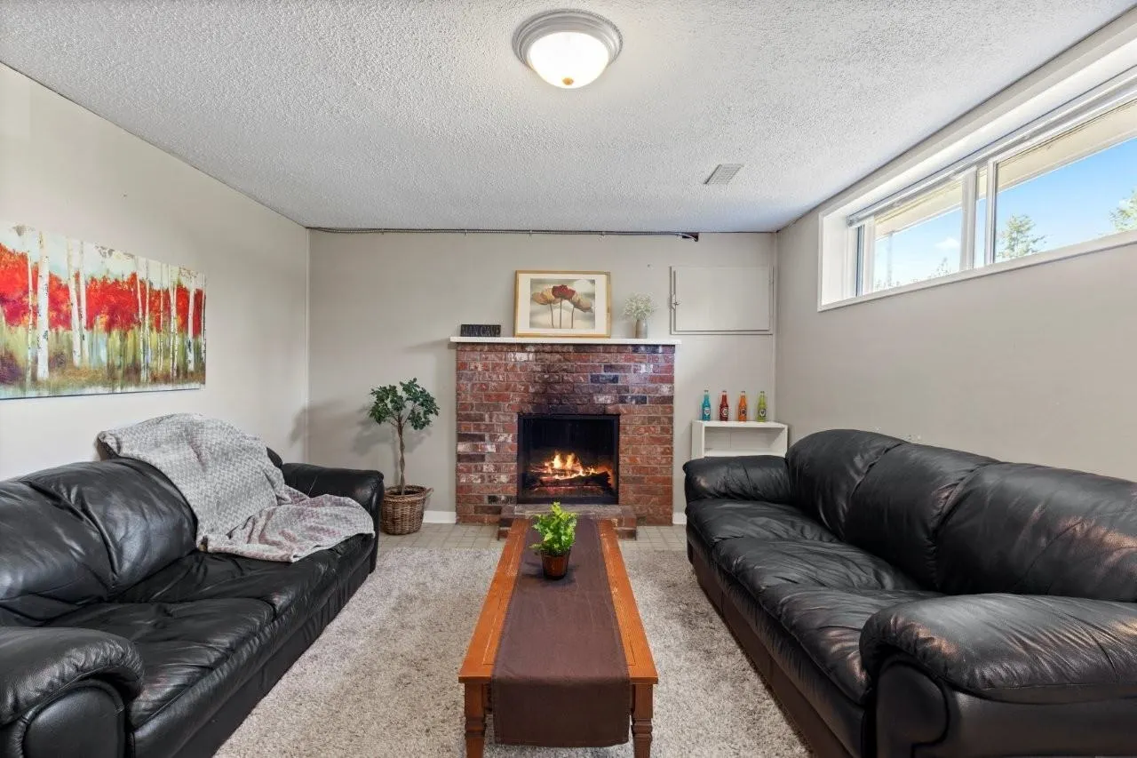 34448 Eton Crescent