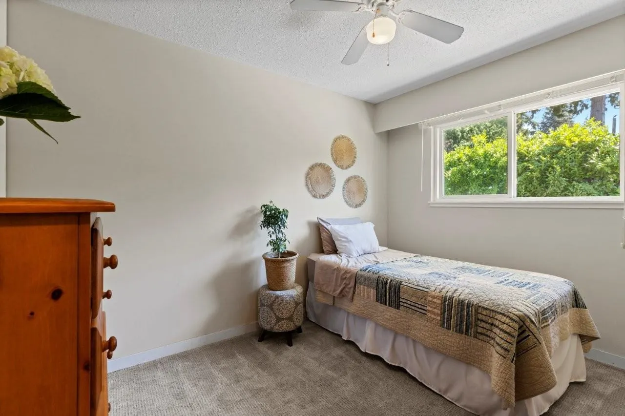 34448 Eton Crescent