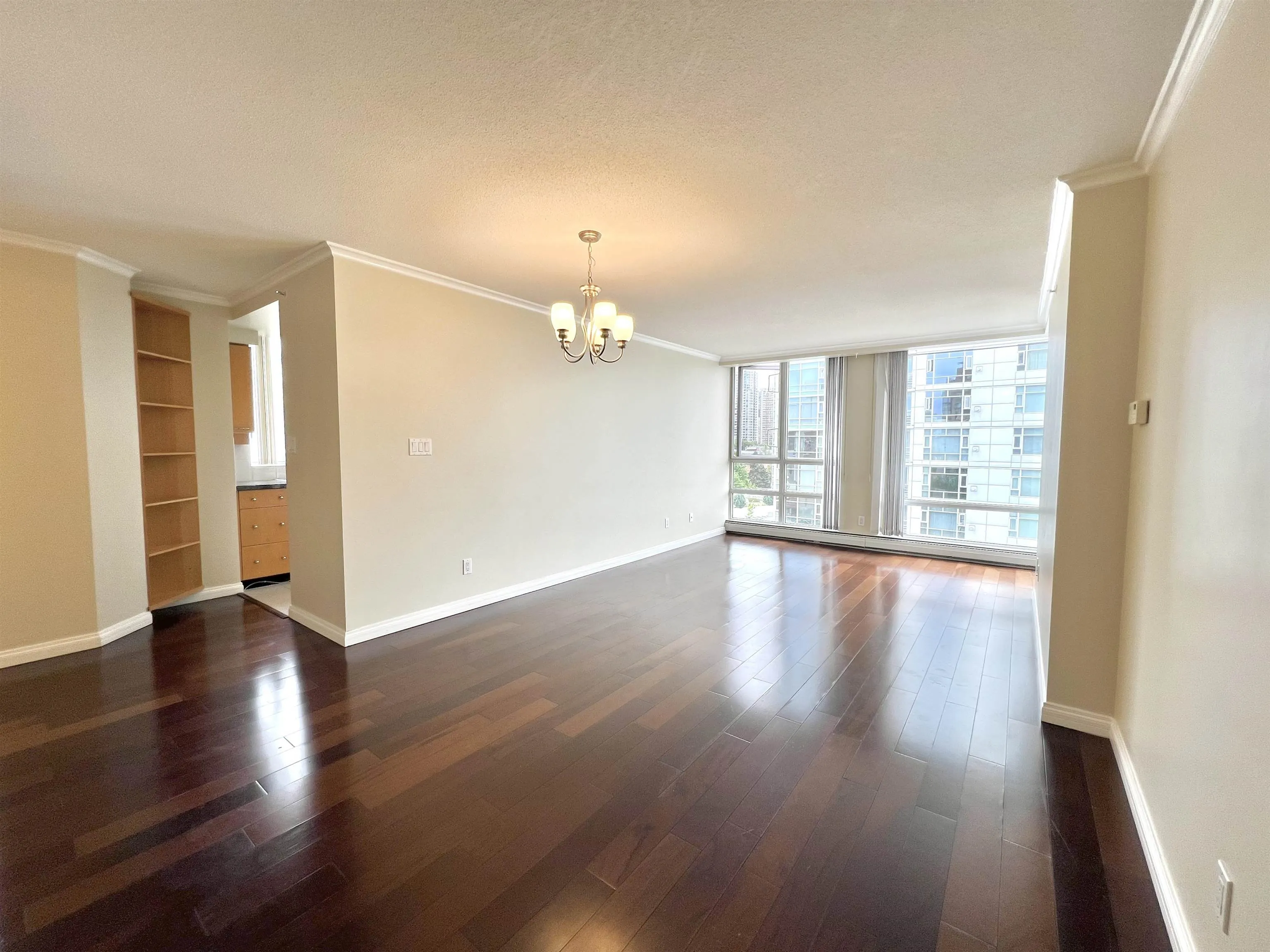 1002 1201 Marinaside Crescent
