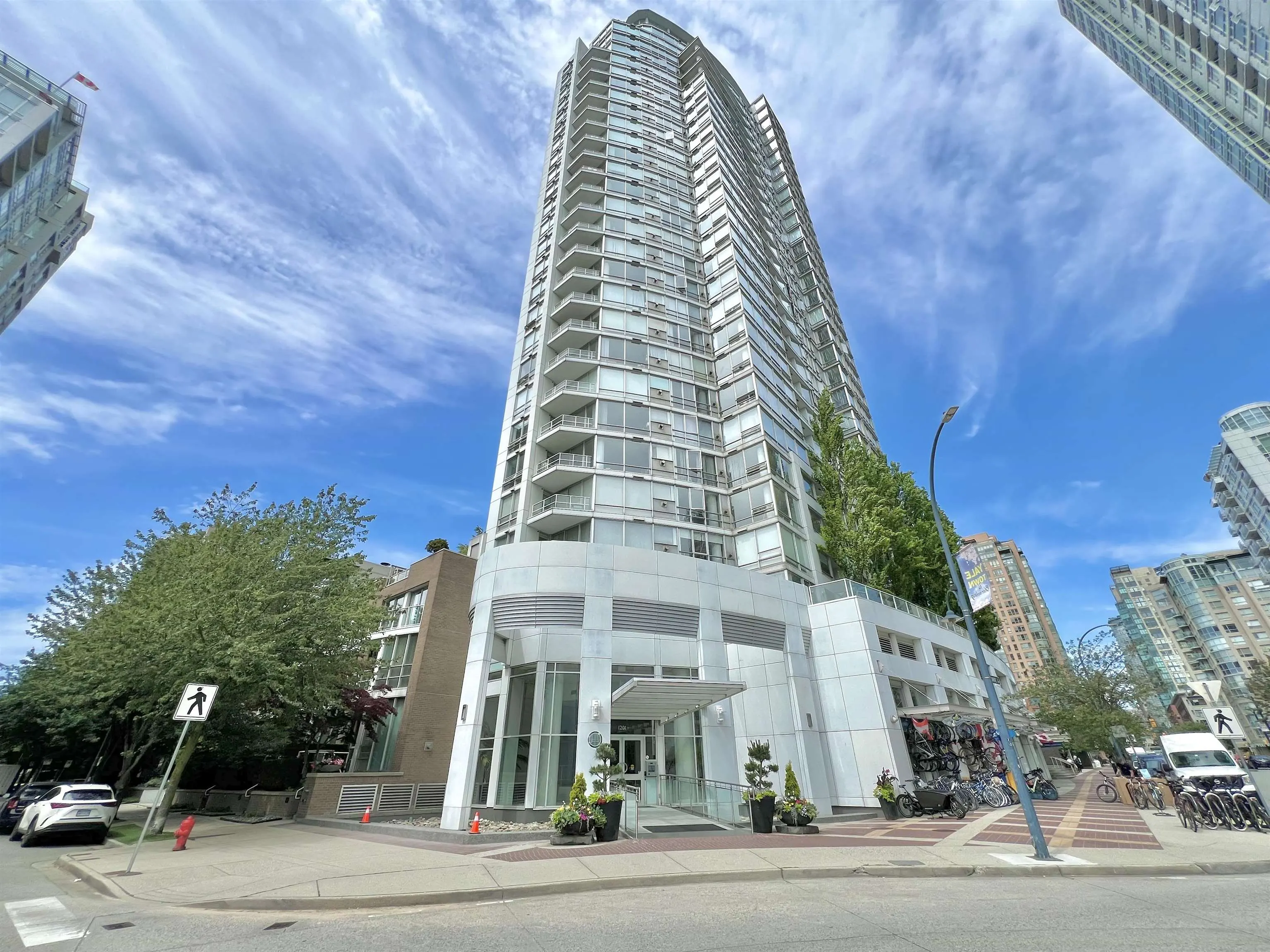 1002 1201 Marinaside Crescent
