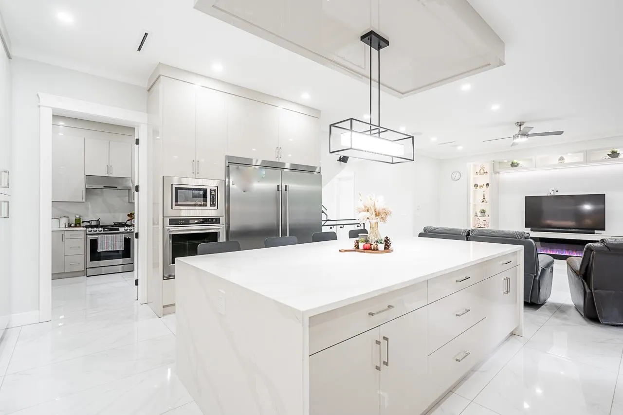 11370 Glen Avon Drive