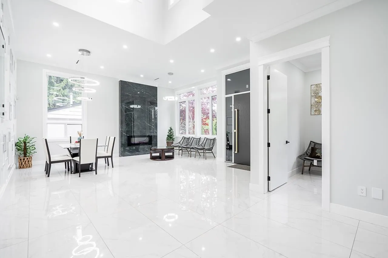 11370 Glen Avon Drive