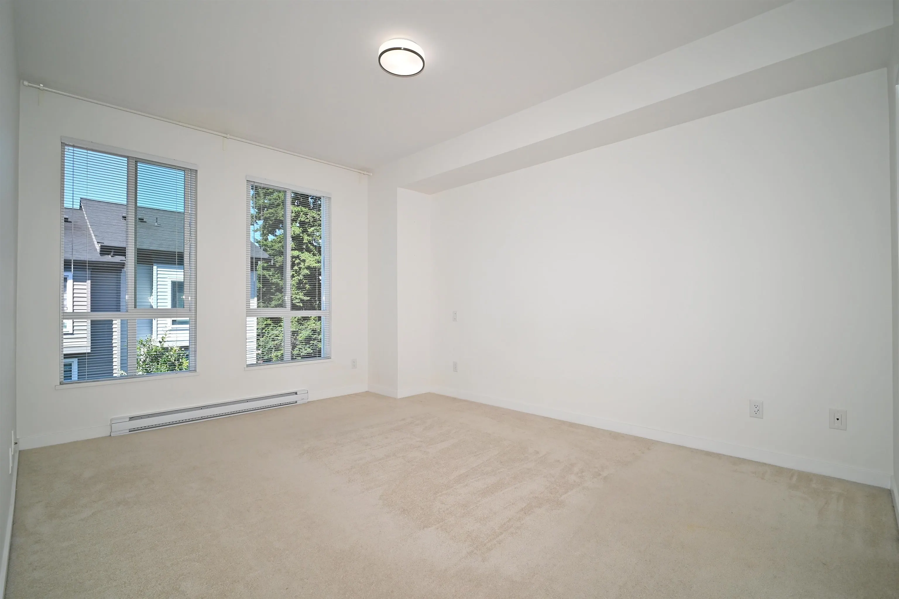 73 15898 27 Avenue
