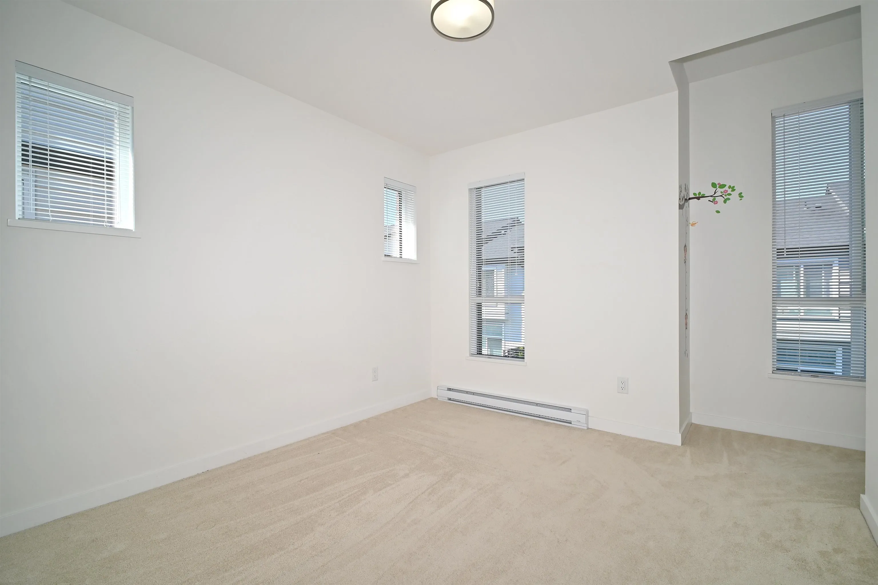 73 15898 27 Avenue