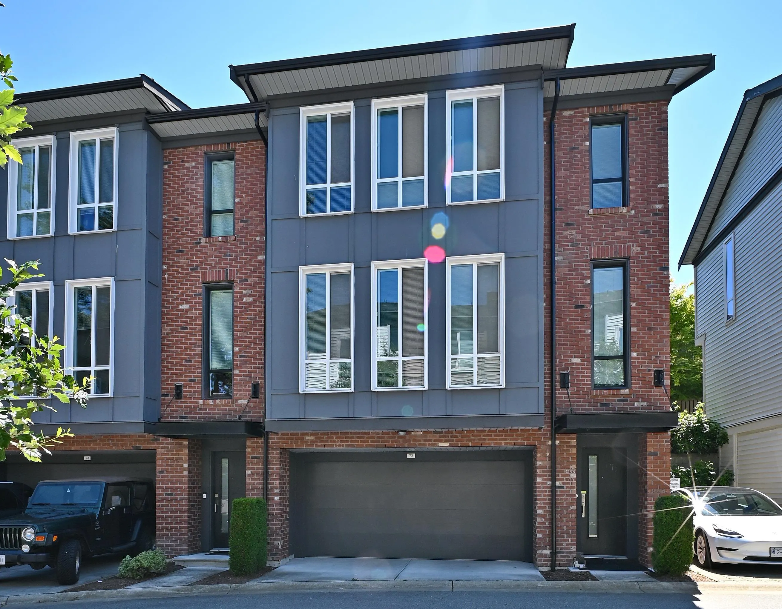 73 15898 27 Avenue